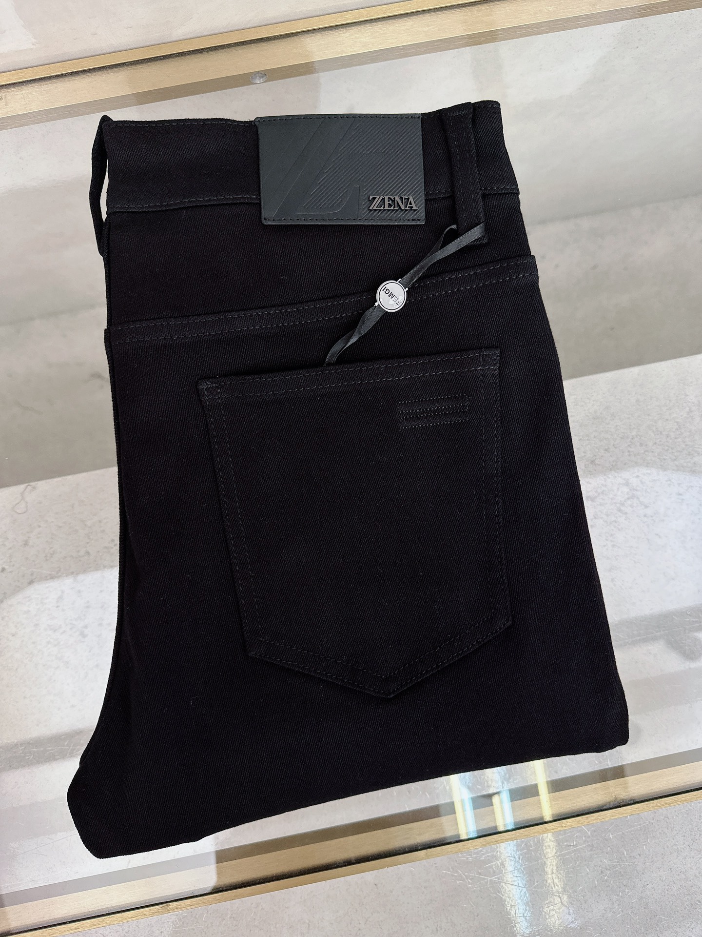 NO:539654,Zenia New in autumn and winter High order light luxury denim, spot supply Special ingredients recycled cellulose fabric, non-scalding and anti-wrinkle Number: -,,zegna,alexander wang19860909杰尼亚 秋冬上新 高订轻奢牛仔 现货供应 特殊成份再生纤维素面料 免烫抗皱 码数: -,,zegna,alexander wang,Men's clothing