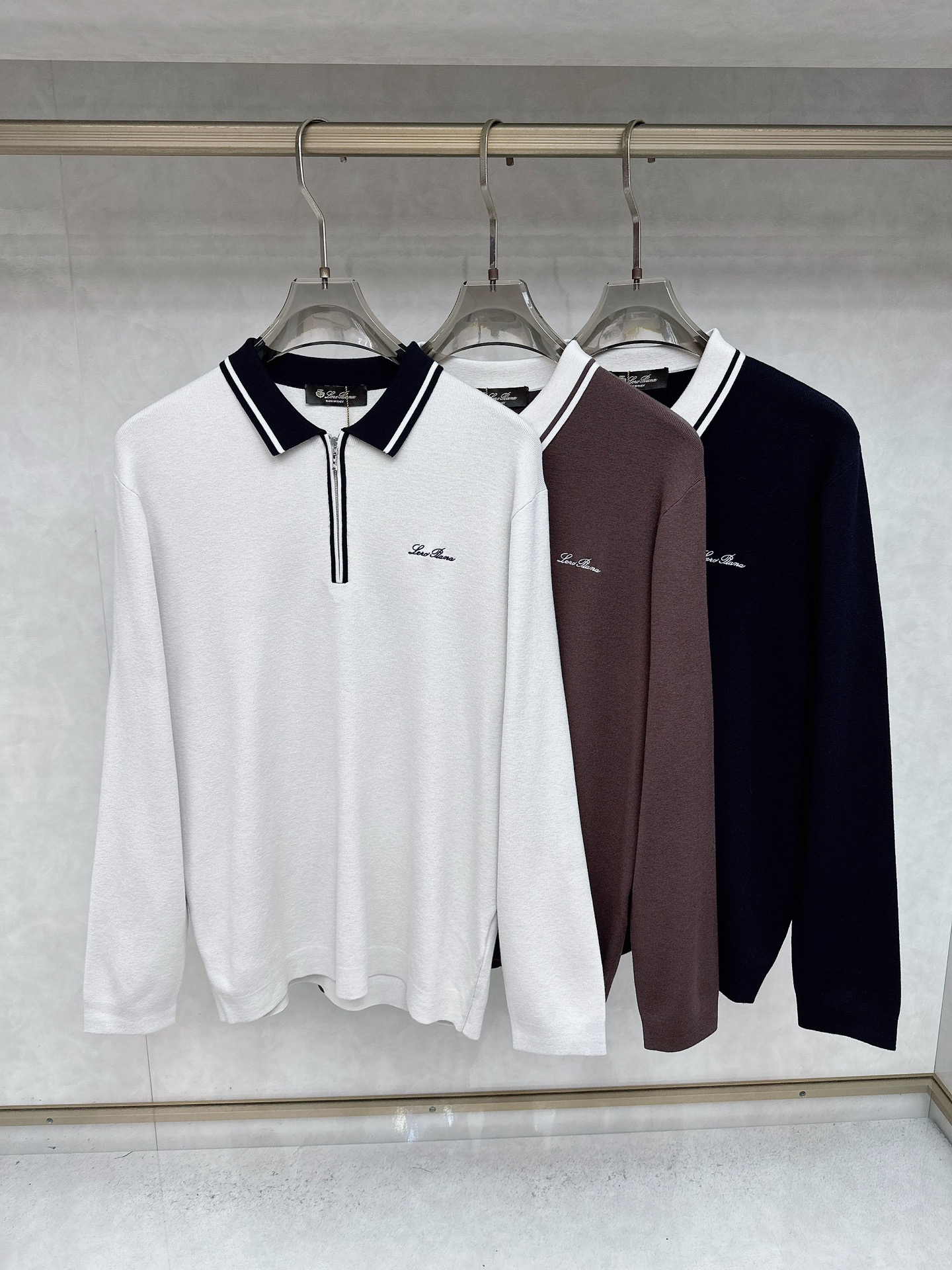 NO:611737,Loro Piana exclusively provides new original men's casual sweaters, high-end customization, high version, fashionable and versatile imported fabrics, super soft and delicate to the touch, skin-friendly and comfortable to wear, high-end boutique, exquisite upper body made by the factory, very good, a must-have item for men, complete with three standards, code number 48-56,,loro piana,sweaters,alexander wang19860909Loro Piana独家专供新款原单男士休闲毛衣 高端定制 高版本 时尚百搭爆款进口面料 手感超柔软细腻 穿着亲肤舒适 高端精品 代工厂精细做上身非常赞 男士必备单品 三标齐全 码数48-56,,loro piana,sweaters,alexander wang,Men's clothing