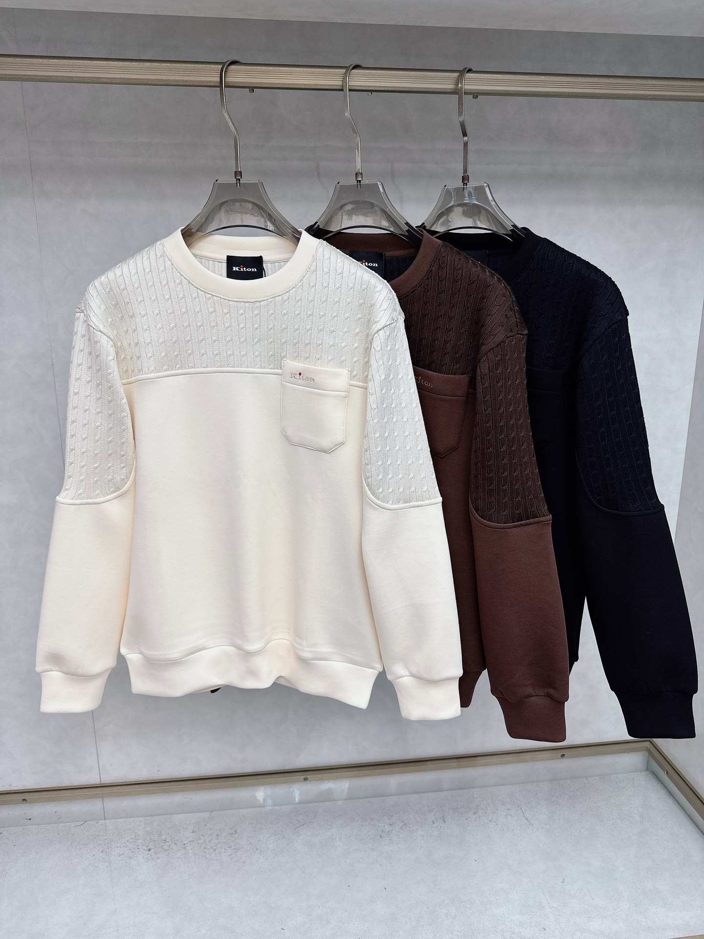 NO:540783,KITON exclusively offers new original single men's casual sweatshirts, high-end customization, high-end version, fashionable and versatile imported fabric, super soft and delicate, skin-friendly and comfortable to wear, high-end boutique, OEM, fine-made top body, very good, men's essential items, three standards, 48-56,,hoodie, sweatshirts, alexander wang19860909KITON独家专供新款原单男士休闲卫衣 高端定制 高版本 时尚百搭爆款进口面料 手感超柔软细腻 穿着亲肤舒适 高端精品 代工厂精细做上身非常赞 男士必备单品 三标齐全 码数48-56,,hoodie,sweatshirts,alexander wang,Men's clothing