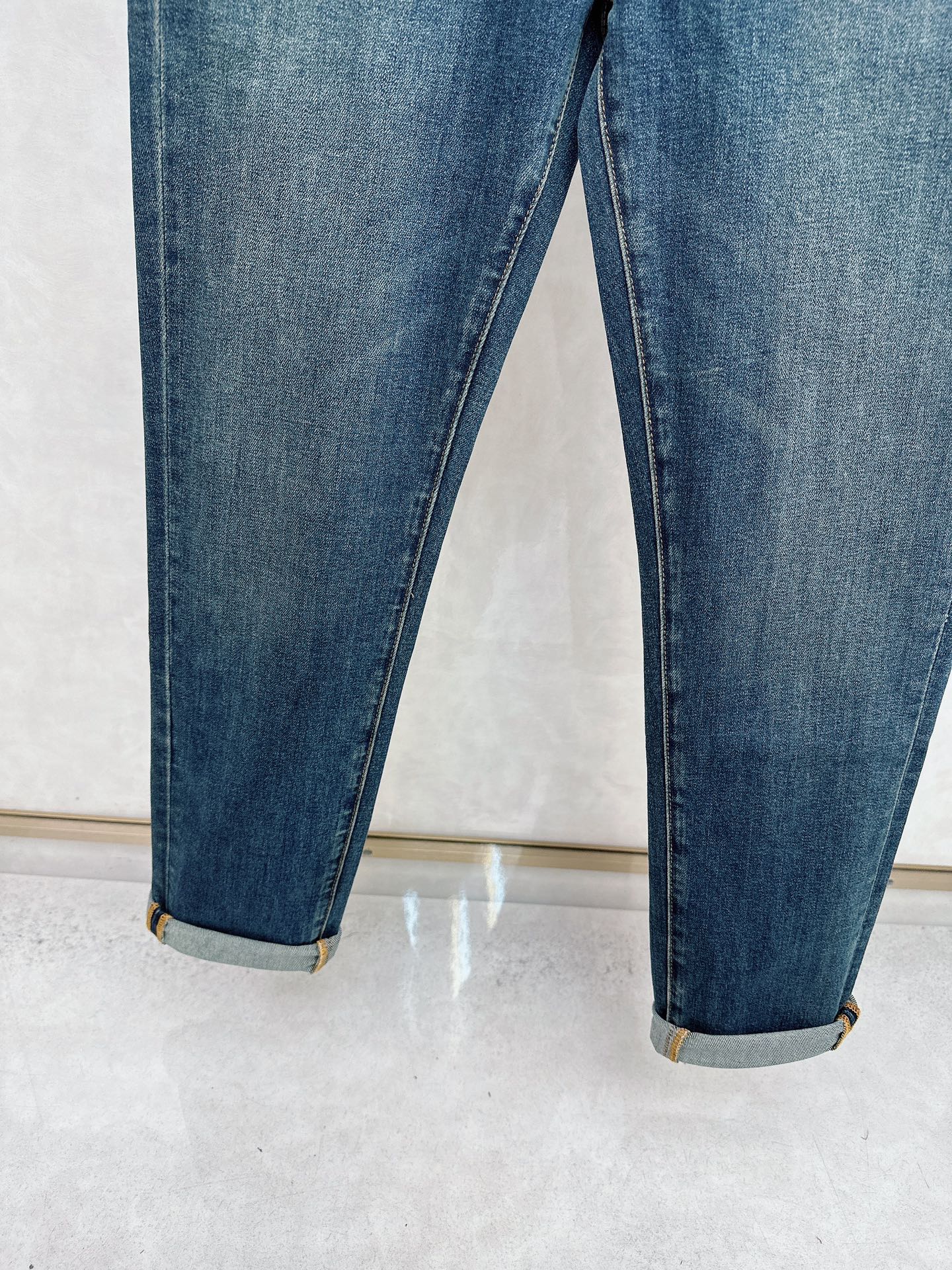 迪奥 2025秋冬🔥🔥新款现货上市，原单爆款牛仔裤👖超级定制款，原版五金，超级重工工艺，版型超赞👍细节做