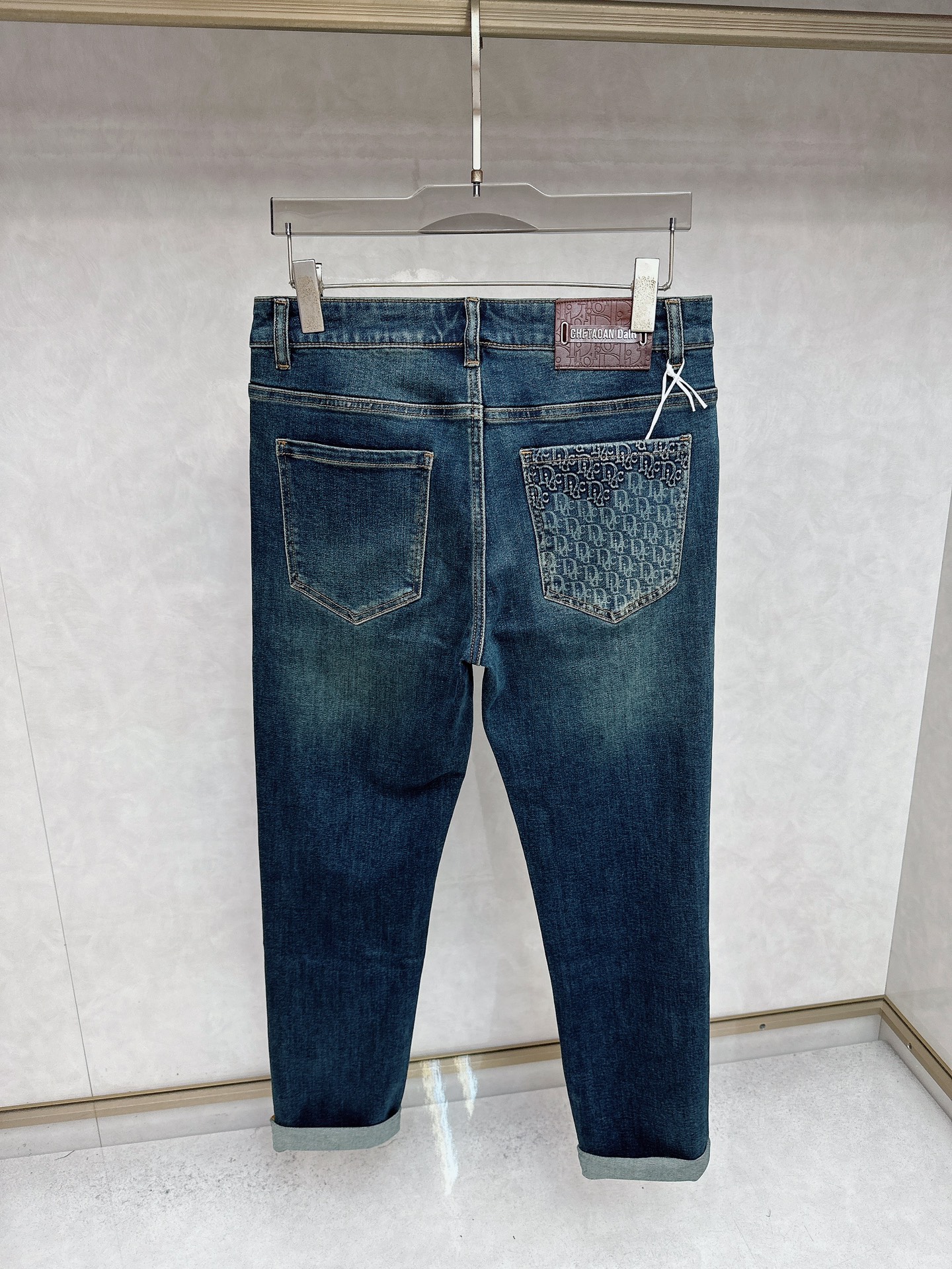 迪奥 2025秋冬🔥🔥新款现货上市，原单爆款牛仔裤👖超级定制款，原版五金，超级重工工艺，版型超赞👍细节做