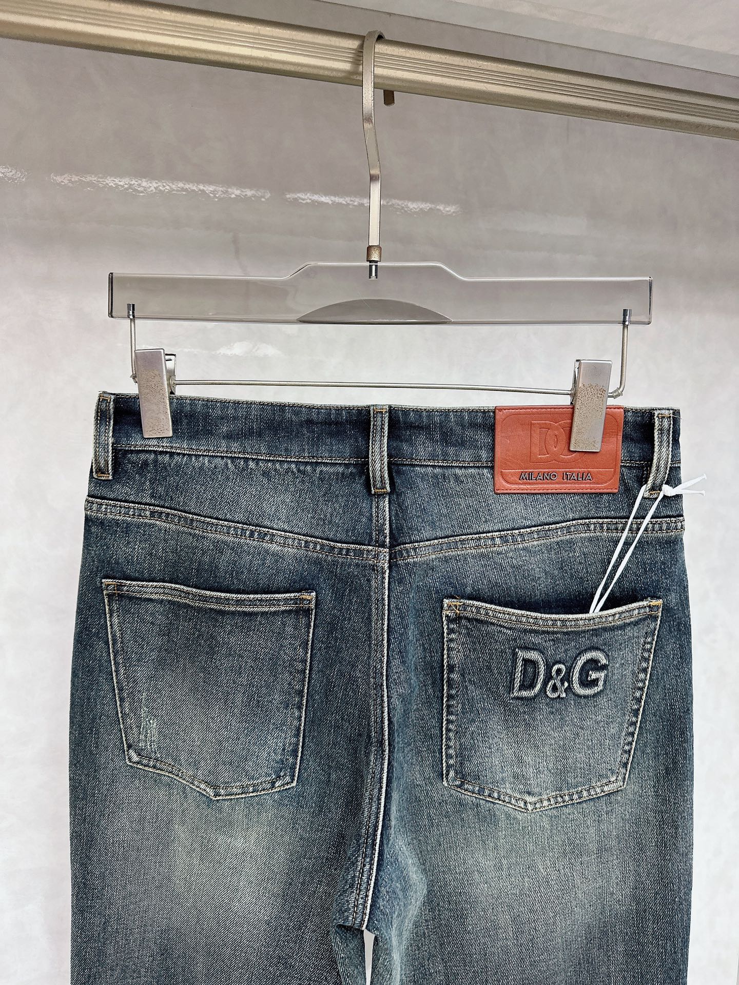 DG 2025秋冬🔥🔥新款现货上市，原单爆款牛仔裤👖超级定制款，原版五金，超级重工工艺，版型超赞👍细节做