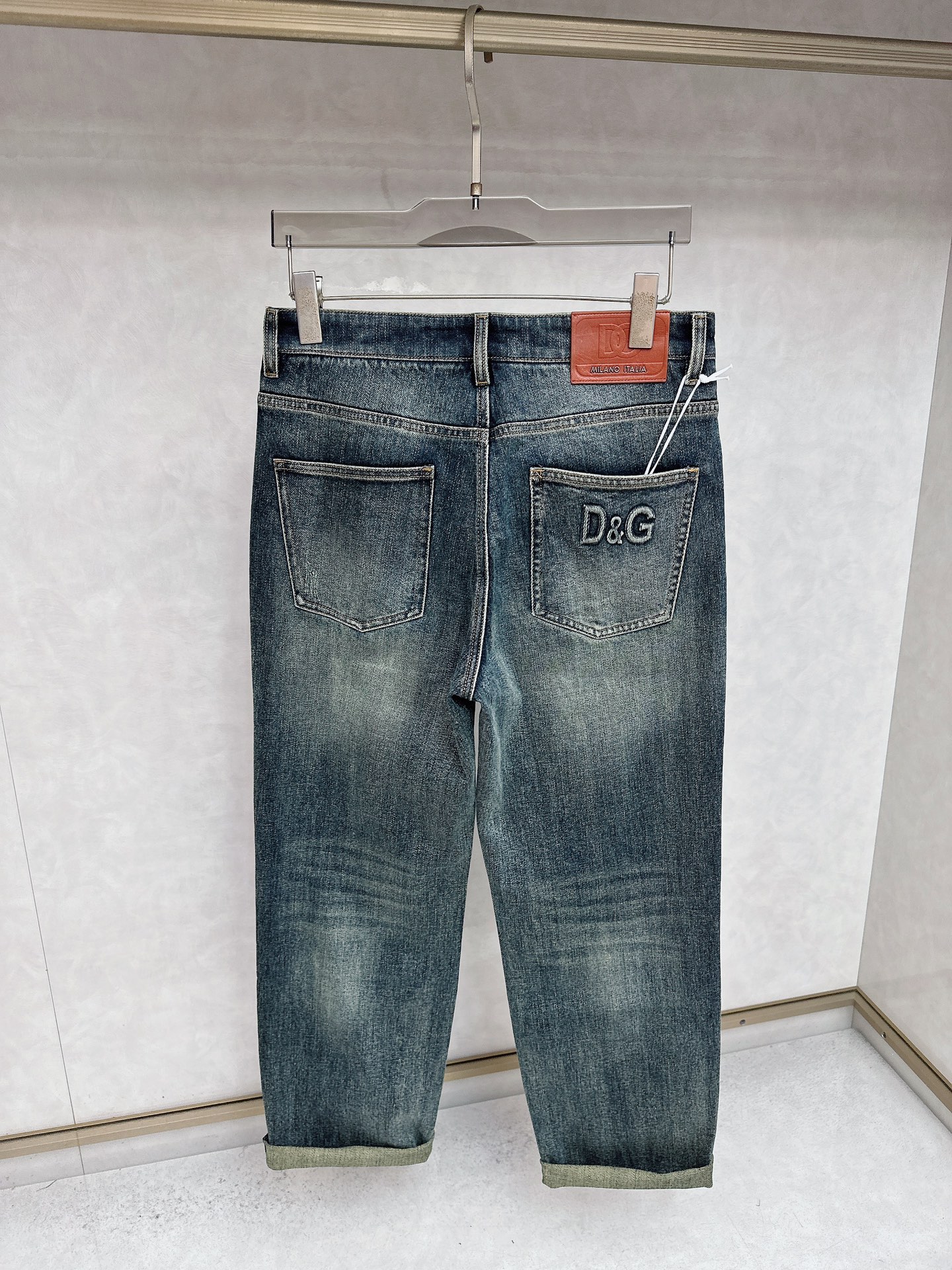 DG 2025秋冬🔥🔥新款现货上市，原单爆款牛仔裤👖超级定制款，原版五金，超级重工工艺，版型超赞👍细节做