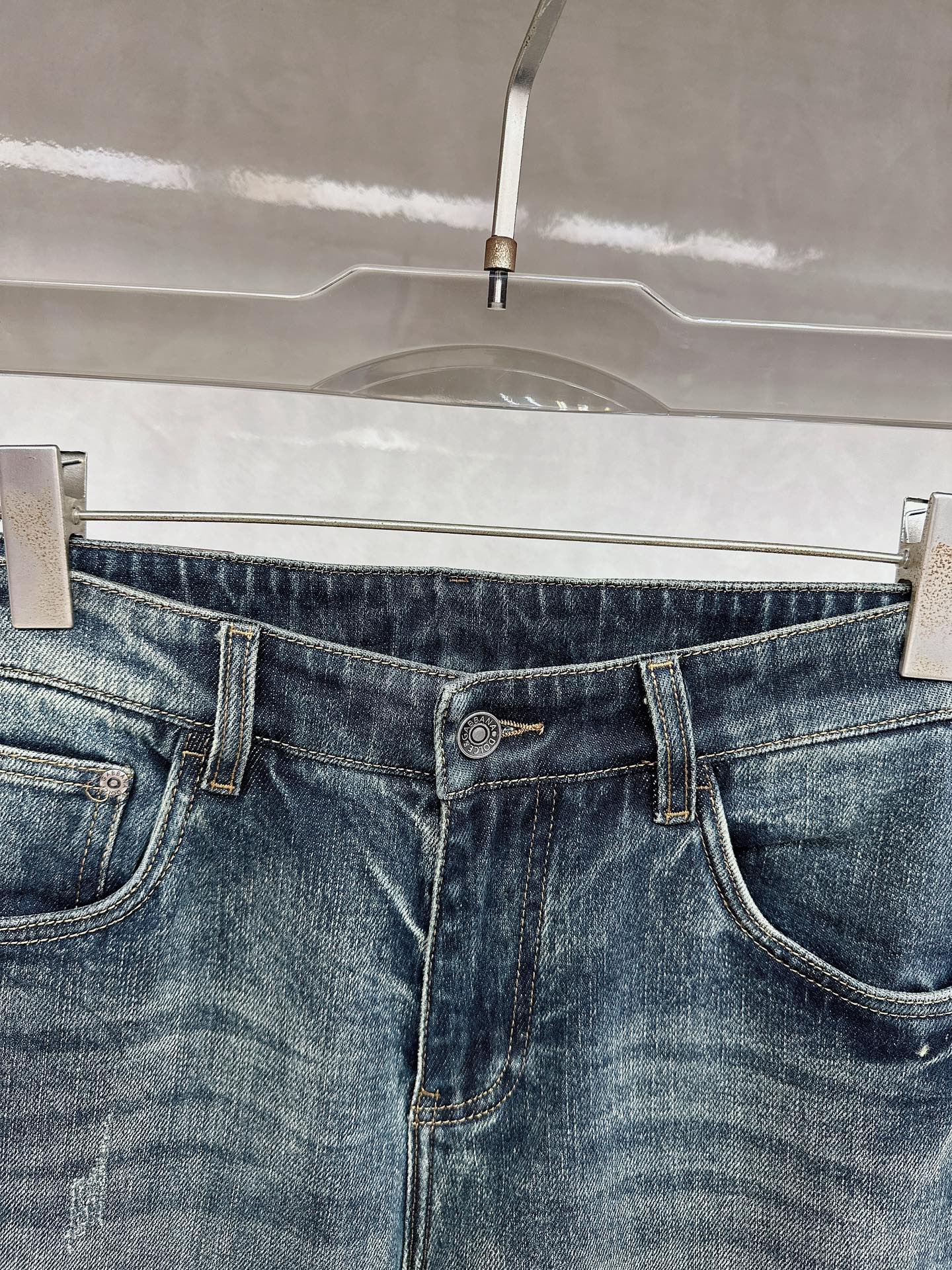 DG 2025秋冬🔥🔥新款现货上市，原单爆款牛仔裤👖超级定制款，原版五金，超级重工工艺，版型超赞👍细节做