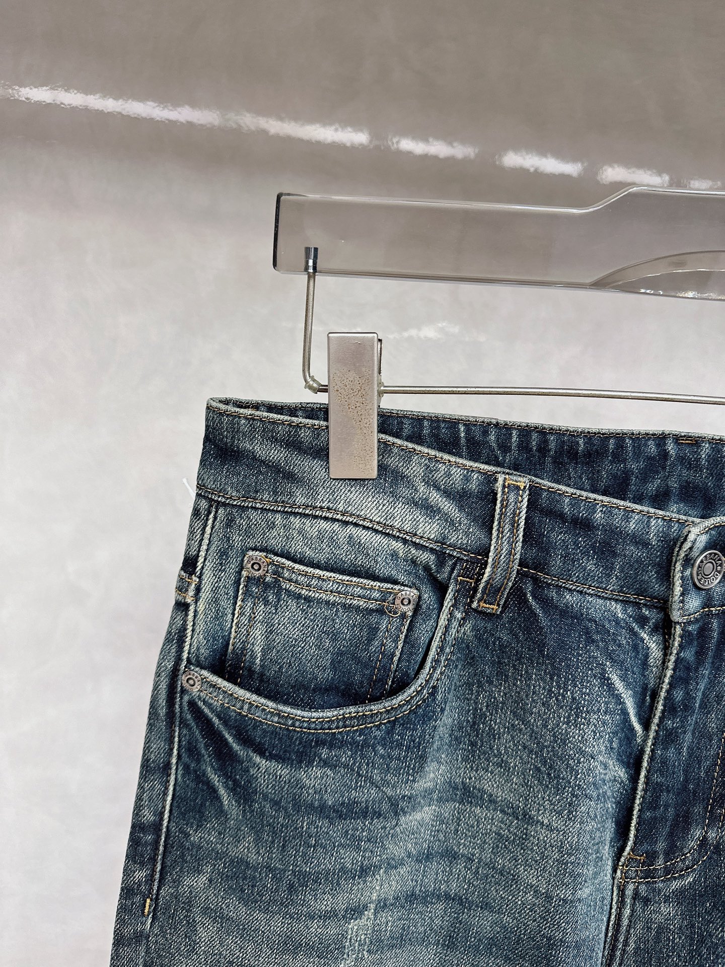 DG 2025秋冬🔥🔥新款现货上市，原单爆款牛仔裤👖超级定制款，原版五金，超级重工工艺，版型超赞👍细节做