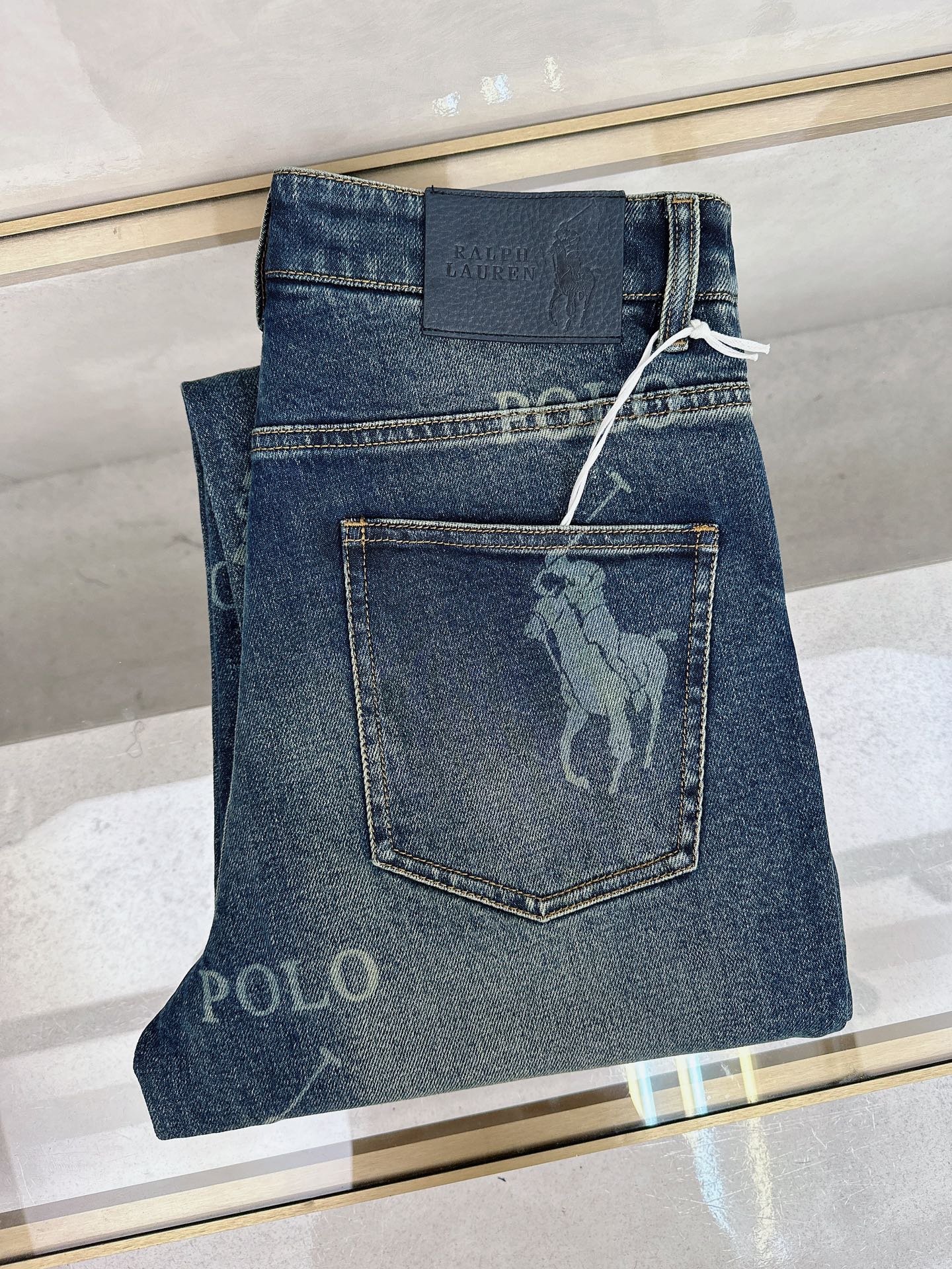 😊 2025秋冬🔥🔥新款现货上市，原单爆款牛仔裤👖超级定制款，原版五金，超级重工工艺，版型超赞👍细节做工