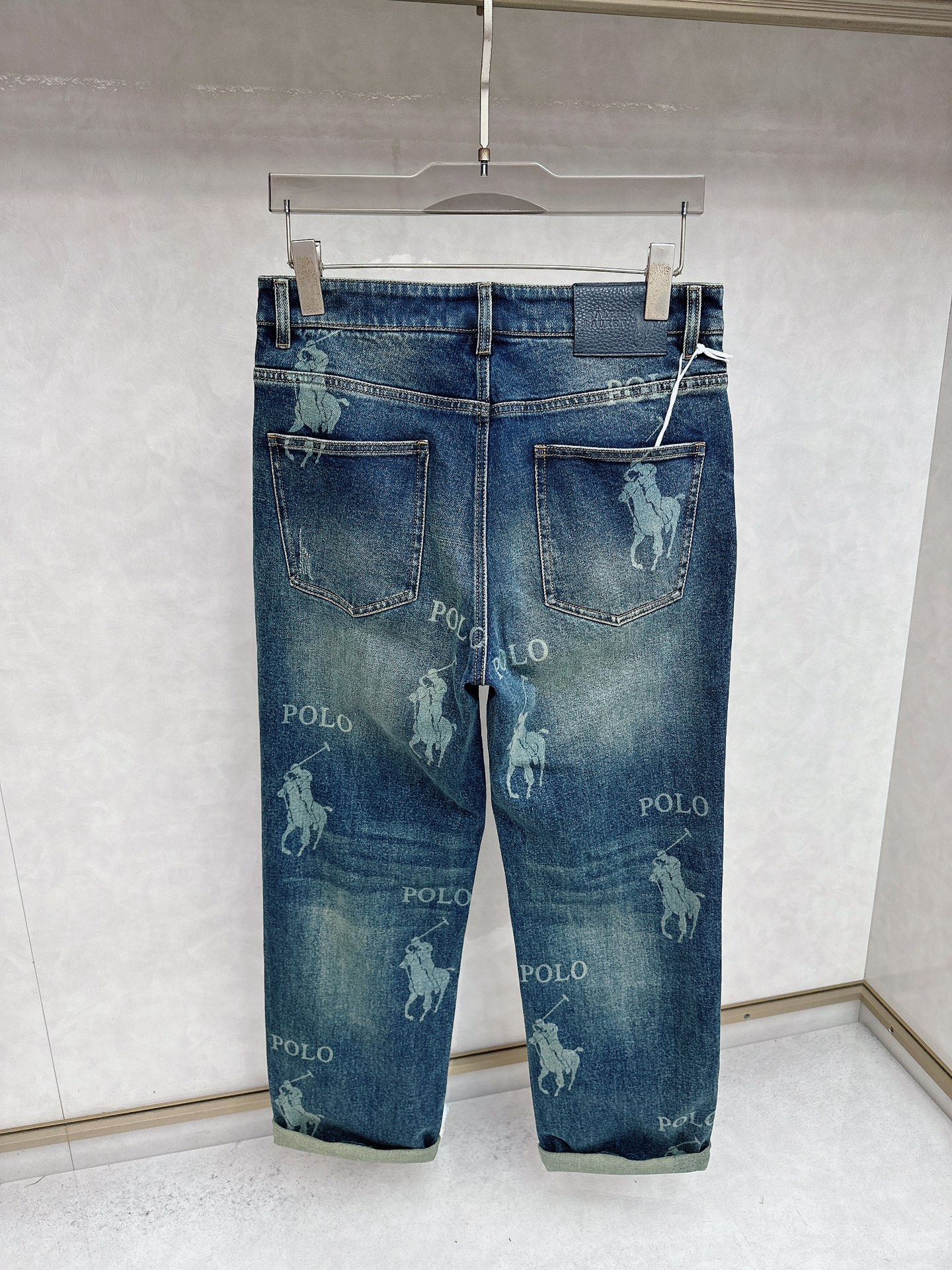 😊 2025秋冬🔥🔥新款现货上市，原单爆款牛仔裤👖超级定制款，原版五金，超级重工工艺，版型超赞👍细节做工