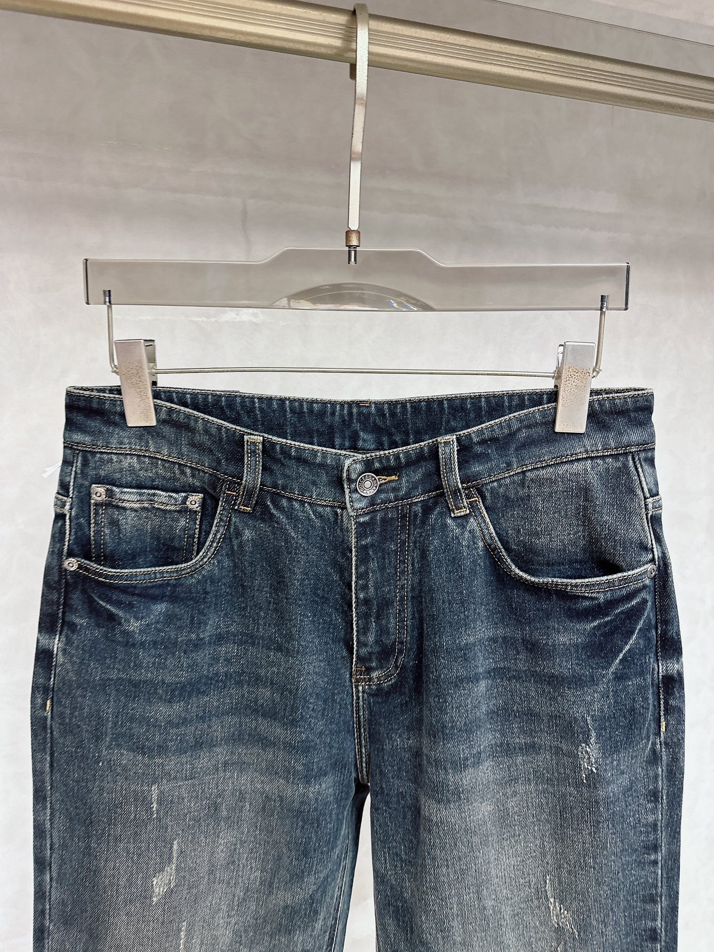 DG 2025秋冬🔥🔥新款现货上市，原单爆款牛仔裤👖超级定制款，原版五金，超级重工工艺，版型超赞👍细节做