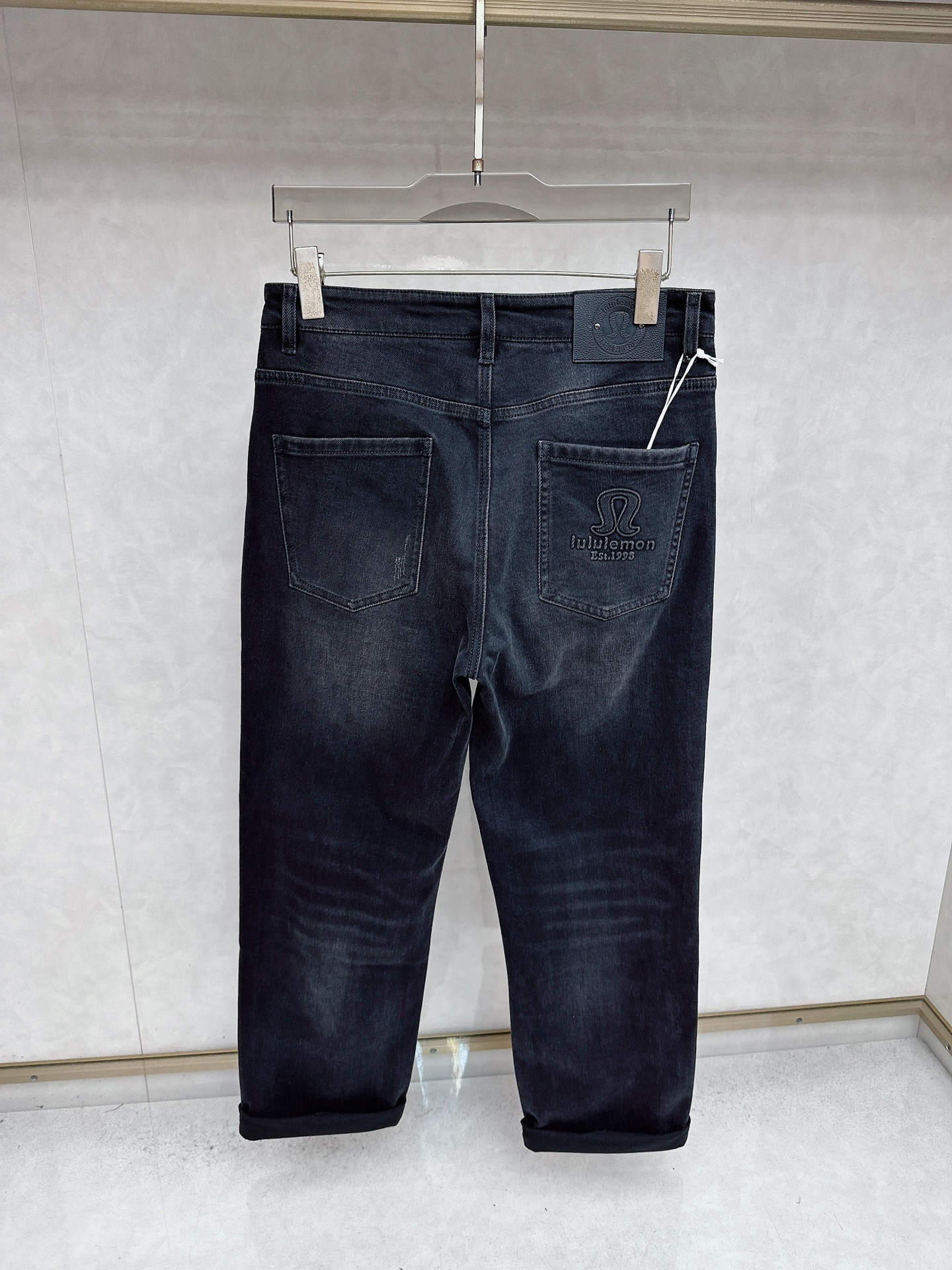 😊 2025秋冬🔥🔥新款现货上市，原单爆款牛仔裤👖超级定制款，原版五金，超级重工工艺，版型超赞👍细节做工