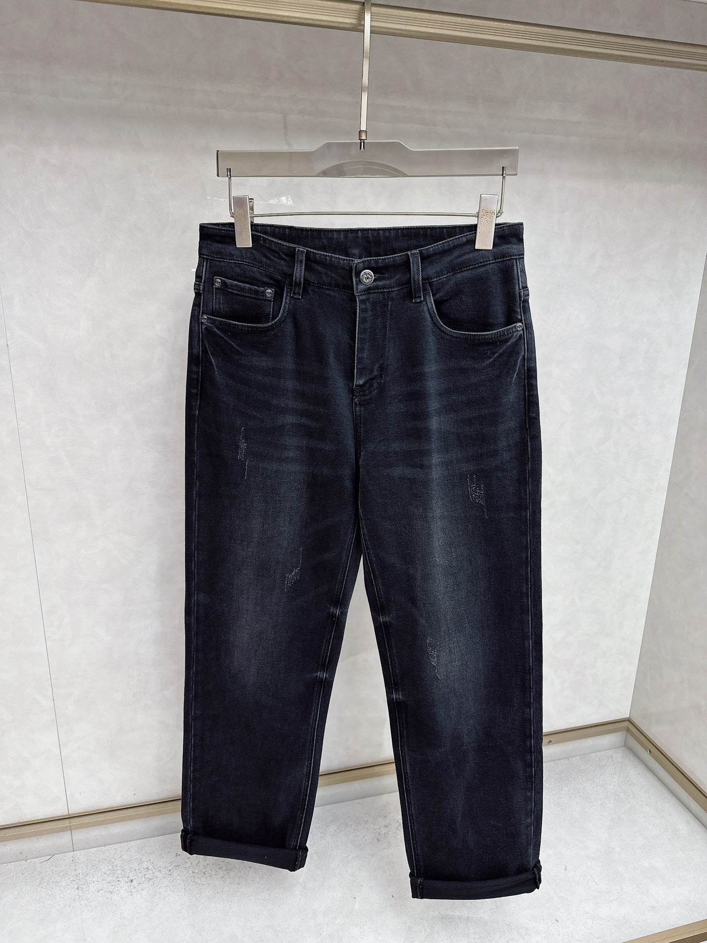 😊 2025秋冬🔥🔥新款现货上市，原单爆款牛仔裤👖超级定制款，原版五金，超级重工工艺，版型超赞👍细节做工