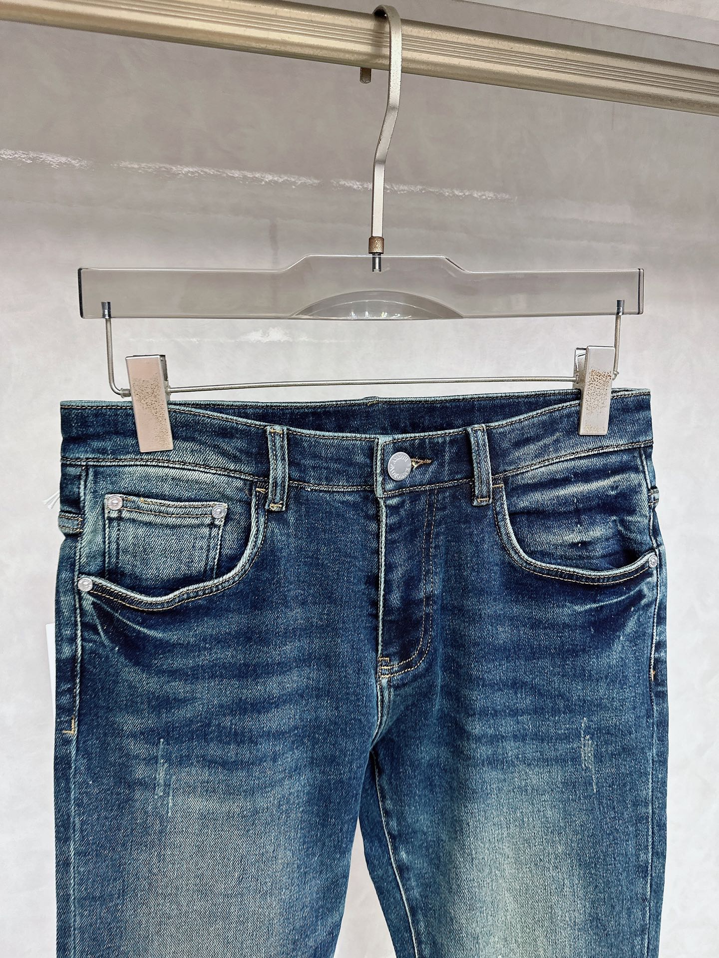 阿玛尼 2025秋冬🔥🔥新款现货上市，原单爆款牛仔裤👖超级定制款，原版五金，超级重工工艺，版型超赞👍细节