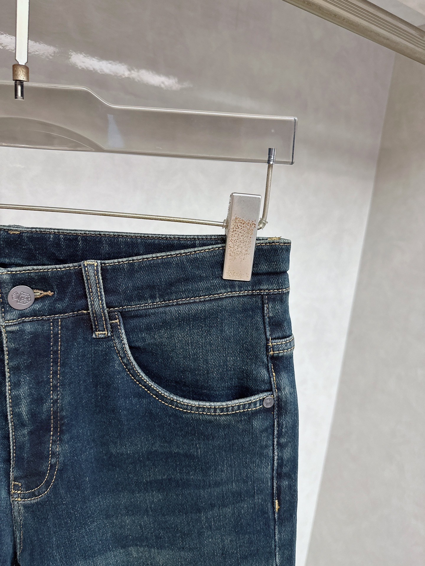 普拉达 2025秋冬🔥🔥新款现货上市，原单爆款牛仔裤👖超级定制款，原版五金，超级重工工艺，版型超赞👍细节