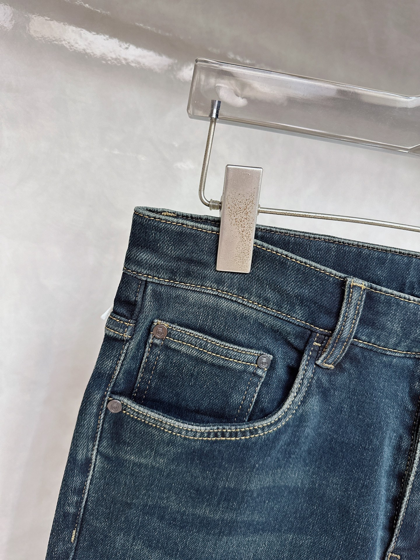 普拉达 2025秋冬🔥🔥新款现货上市，原单爆款牛仔裤👖超级定制款，原版五金，超级重工工艺，版型超赞👍细节