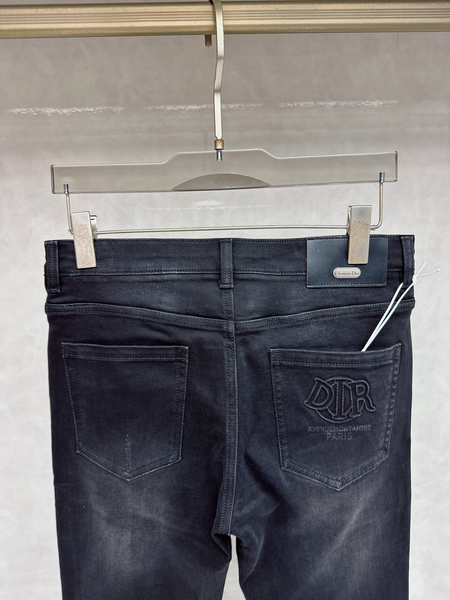 迪奥 2025秋冬🔥🔥新款现货上市，原单爆款牛仔裤👖超级定制款，原版五金，超级重工工艺，版型超赞👍细节做