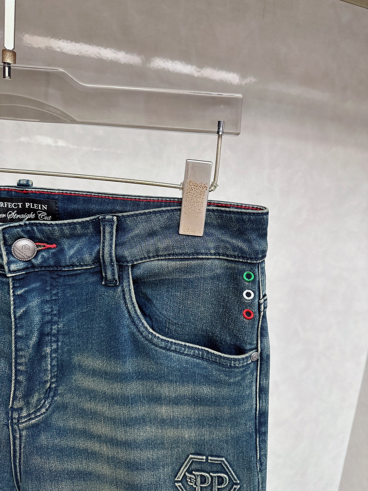 PP 秋冬🔥🔥新款现货上市，原单爆款牛仔裤👖超级定制款，原版五金，超级重工工艺，版型超赞👍细节做工无可挑