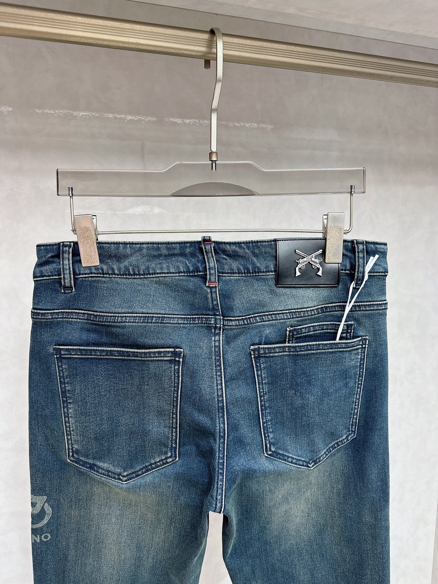 PP 秋冬🔥🔥新款现货上市，原单爆款牛仔裤👖超级定制款，原版五金，超级重工工艺，版型超赞👍细节做工无可挑