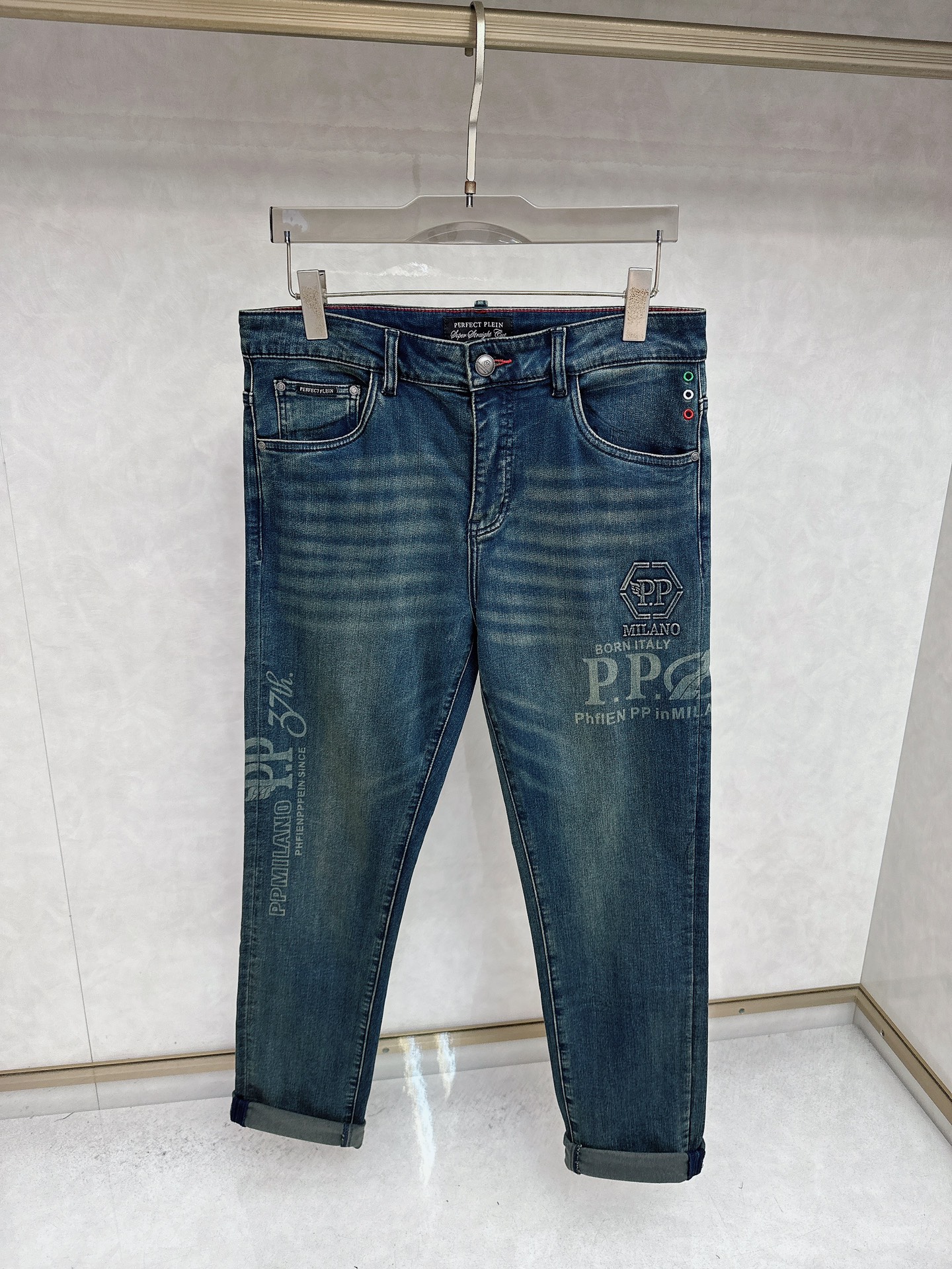 PP 秋冬🔥🔥新款现货上市，原单爆款牛仔裤👖超级定制款，原版五金，超级重工工艺，版型超赞👍细节做工无可挑