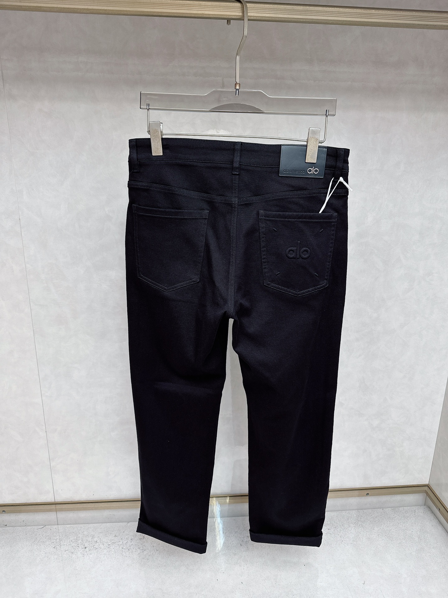 alo 2025秋冬🔥🔥新款现货上市，原单爆款牛仔裤👖超级定制款，原版五金，超级重工工艺，版型超赞👍细节