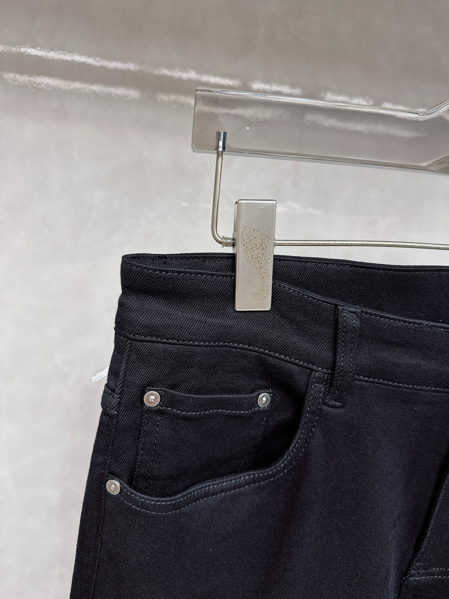 alo 2025秋冬🔥🔥新款现货上市，原单爆款牛仔裤👖超级定制款，原版五金，超级重工工艺，版型超赞👍细节