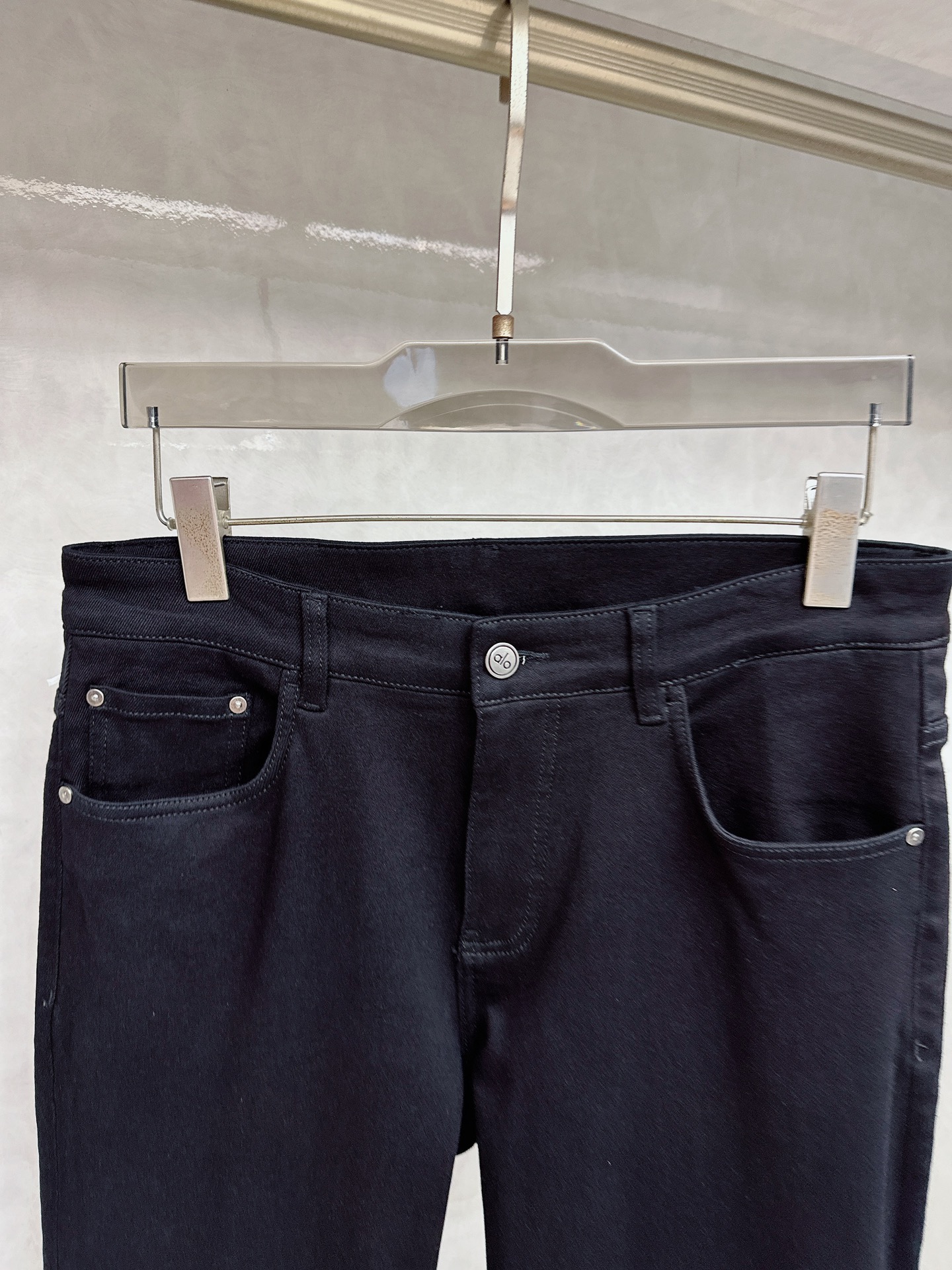 alo 2025秋冬🔥🔥新款现货上市，原单爆款牛仔裤👖超级定制款，原版五金，超级重工工艺，版型超赞👍细节