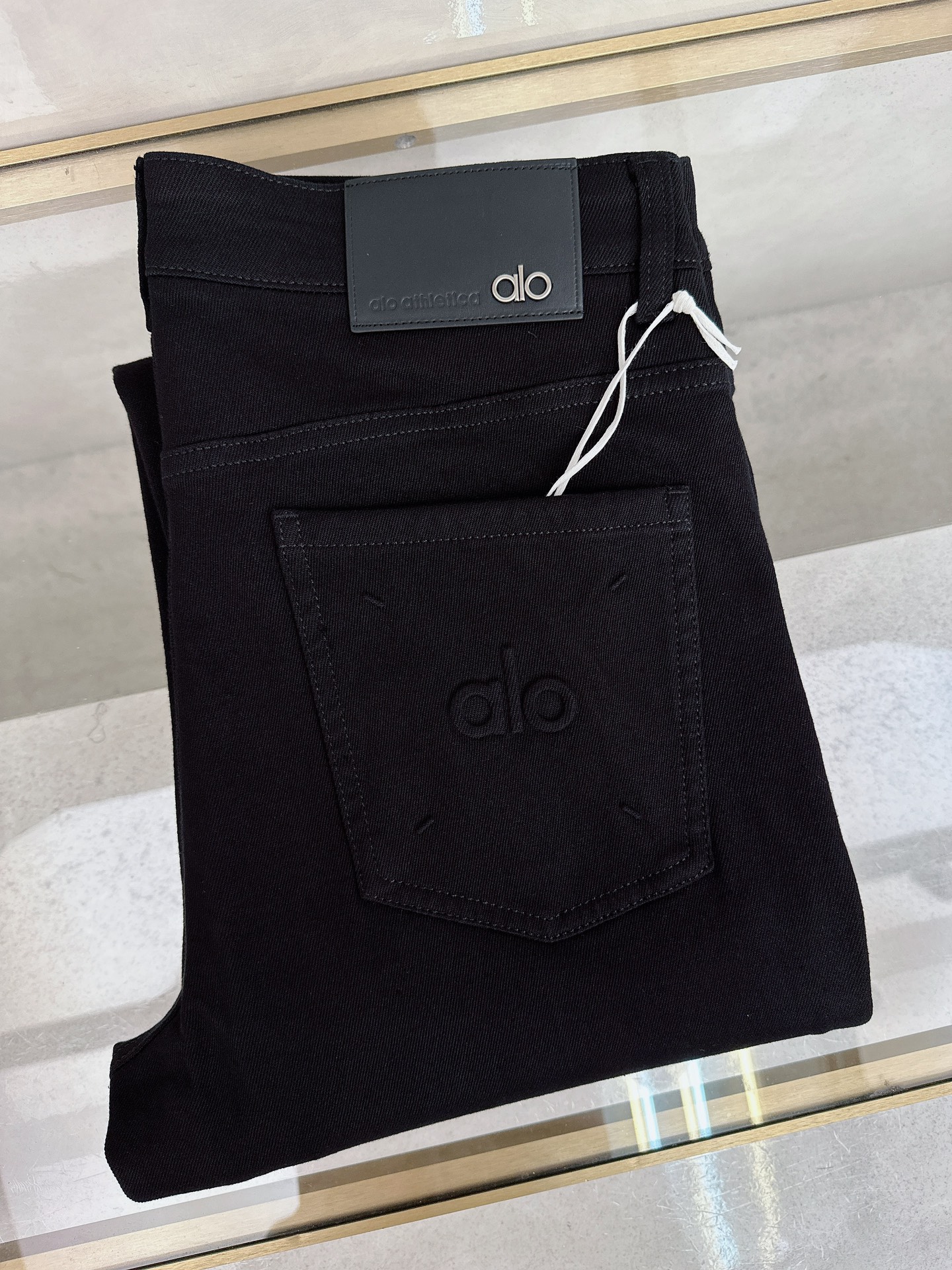 alo 2025秋冬🔥🔥新款现货上市，原单爆款牛仔裤👖超级定制款，原版五金，超级重工工艺，版型超赞👍细节