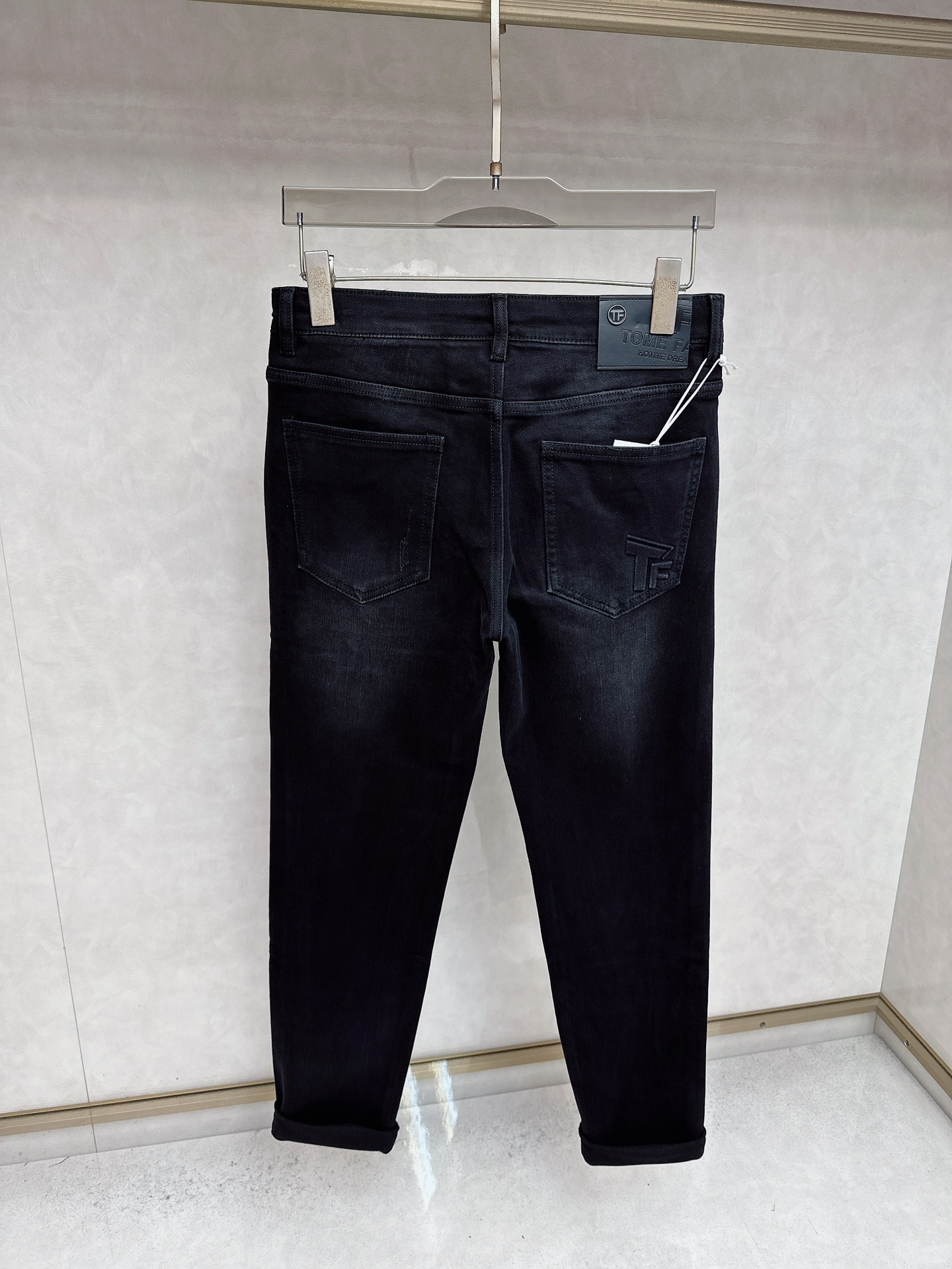 TF 2025秋冬🔥🔥新款现货上市，原单爆款牛仔裤👖超级定制款，原版五金，超级重工工艺，版型超赞👍细节做