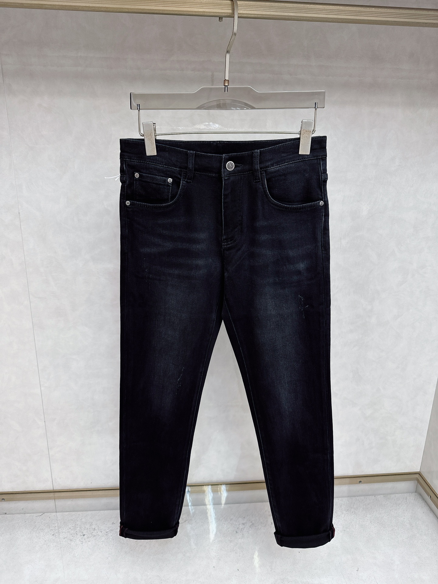 😊 2025秋冬🔥🔥新款现货上市，原单爆款牛仔裤👖超级定制款，原版五金，超级重工工艺，版型超赞👍细节做工