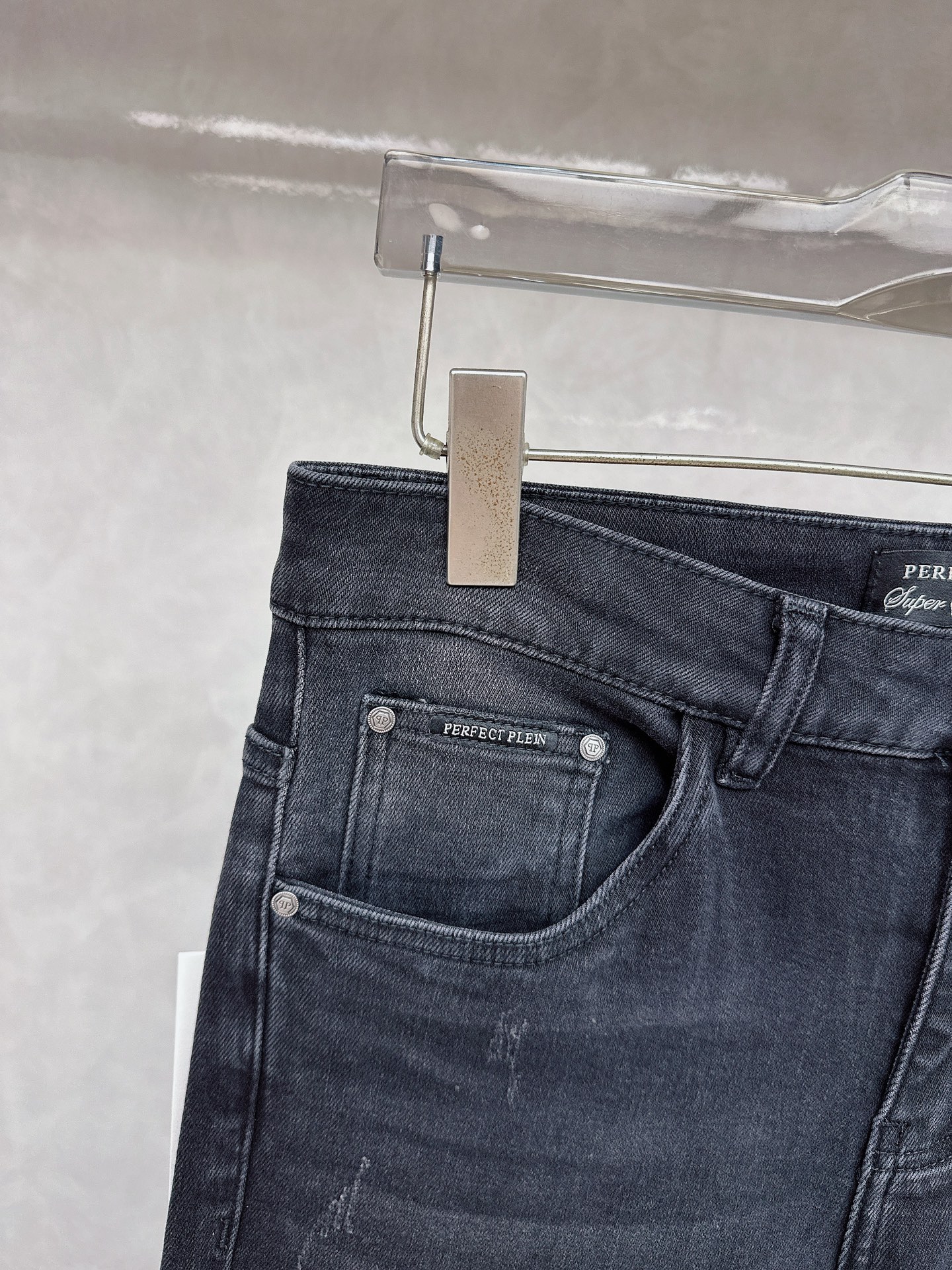 PP 秋冬🔥🔥新款现货上市，原单爆款牛仔裤👖超级定制款，原版五金，超级重工工艺，版型超赞👍细节做工无可挑