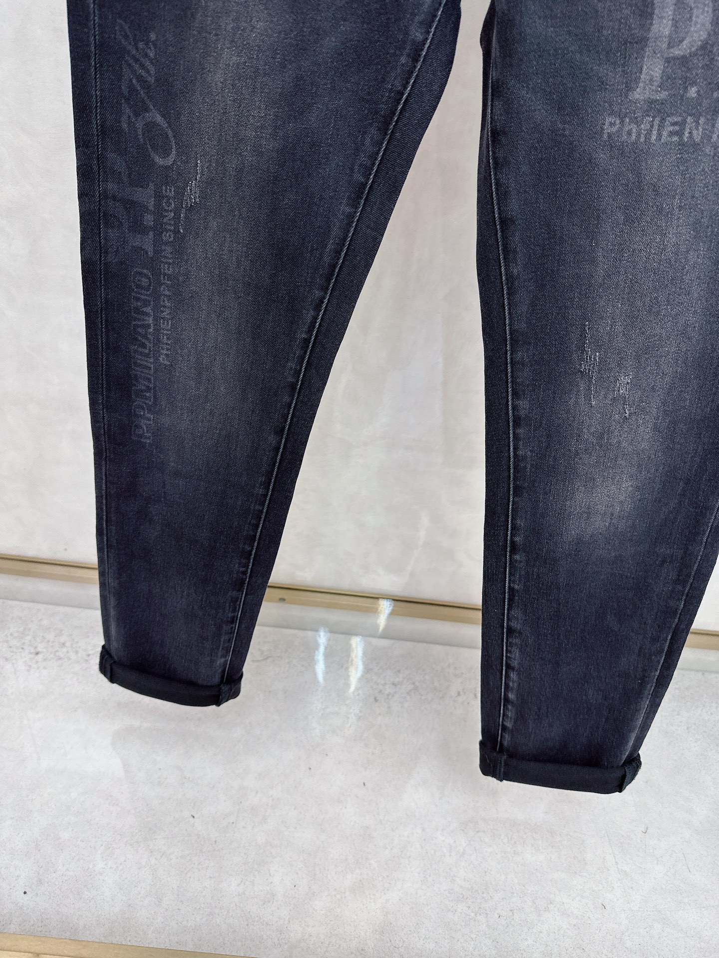 PP 秋冬🔥🔥新款现货上市，原单爆款牛仔裤👖超级定制款，原版五金，超级重工工艺，版型超赞👍细节做工无可挑