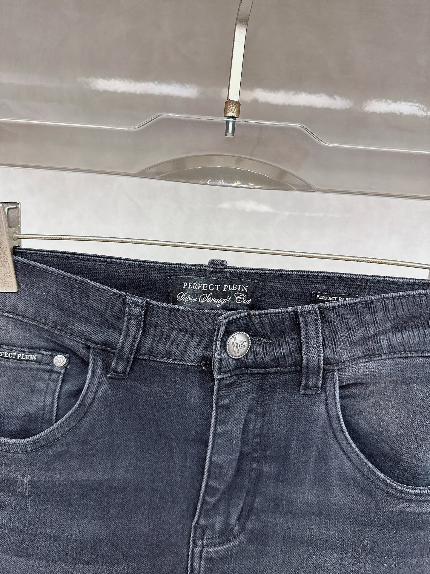 PP 秋冬🔥🔥新款现货上市，原单爆款牛仔裤👖超级定制款，原版五金，超级重工工艺，版型超赞👍细节做工无可挑