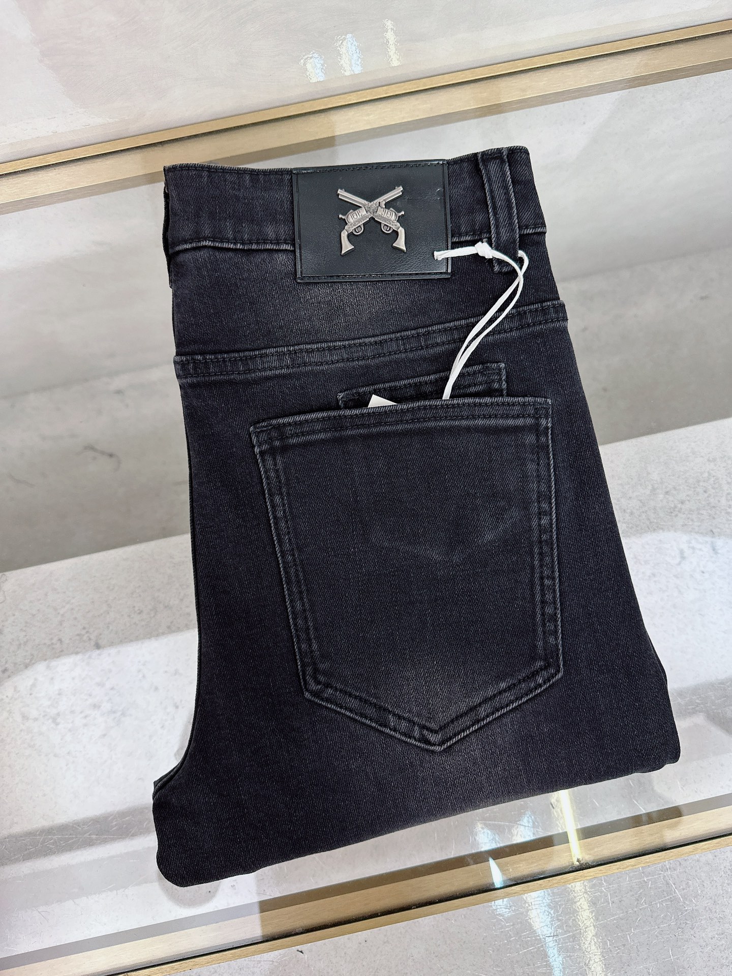 PP 秋冬🔥🔥新款现货上市，原单爆款牛仔裤👖超级定制款，原版五金，超级重工工艺，版型超赞👍细节做工无可挑