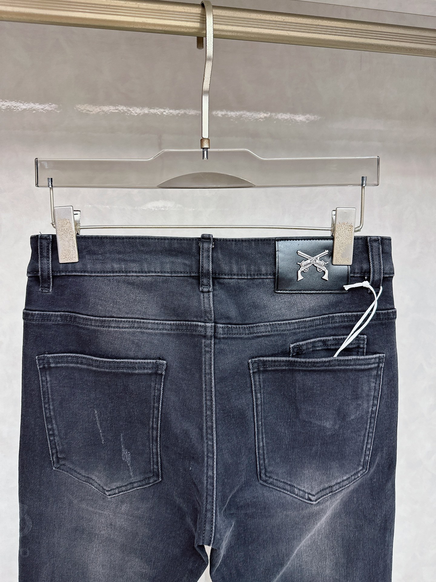 PP 秋冬🔥🔥新款现货上市，原单爆款牛仔裤👖超级定制款，原版五金，超级重工工艺，版型超赞👍细节做工无可挑