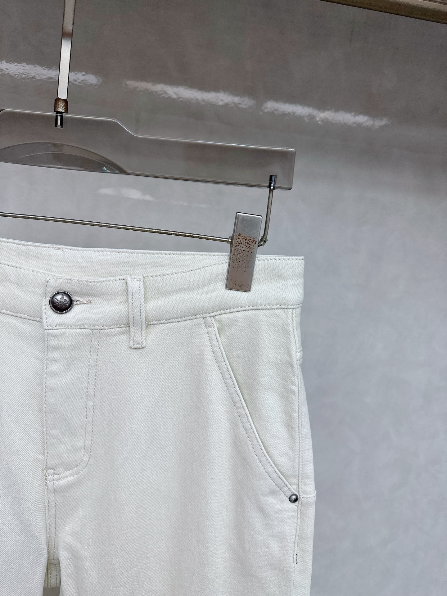 迪奥 2025秋冬🔥🔥新款现货上市，原单爆款牛仔裤👖超级定制款，原版五金，超级重工工艺，版型超赞👍细节做