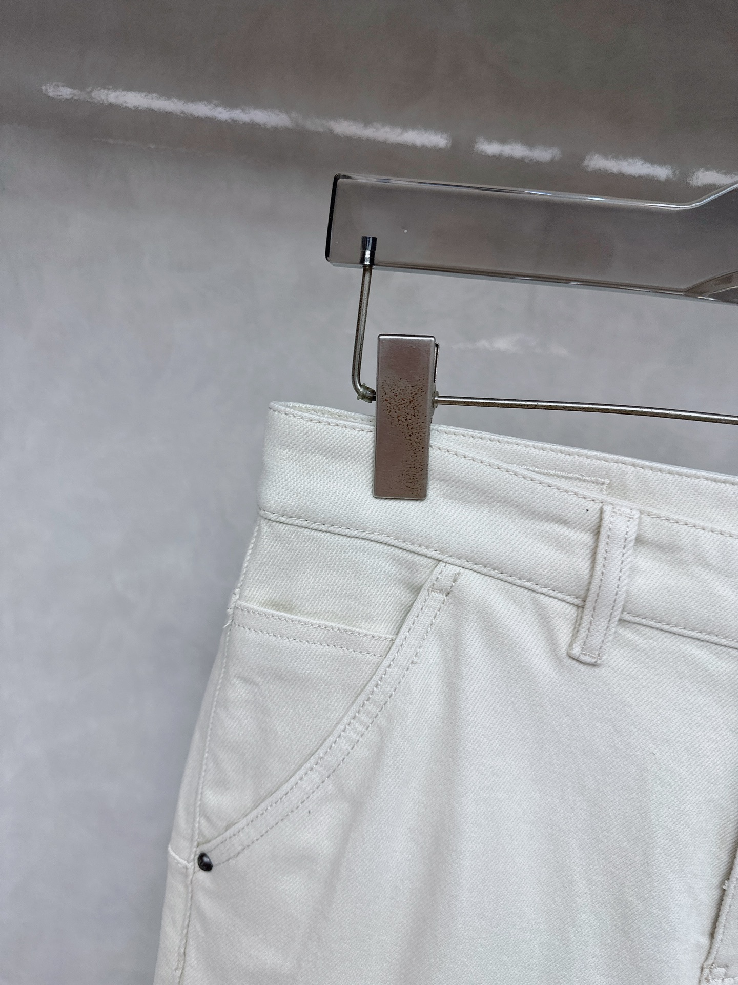 迪奥 2025秋冬🔥🔥新款现货上市，原单爆款牛仔裤👖超级定制款，原版五金，超级重工工艺，版型超赞👍细节做