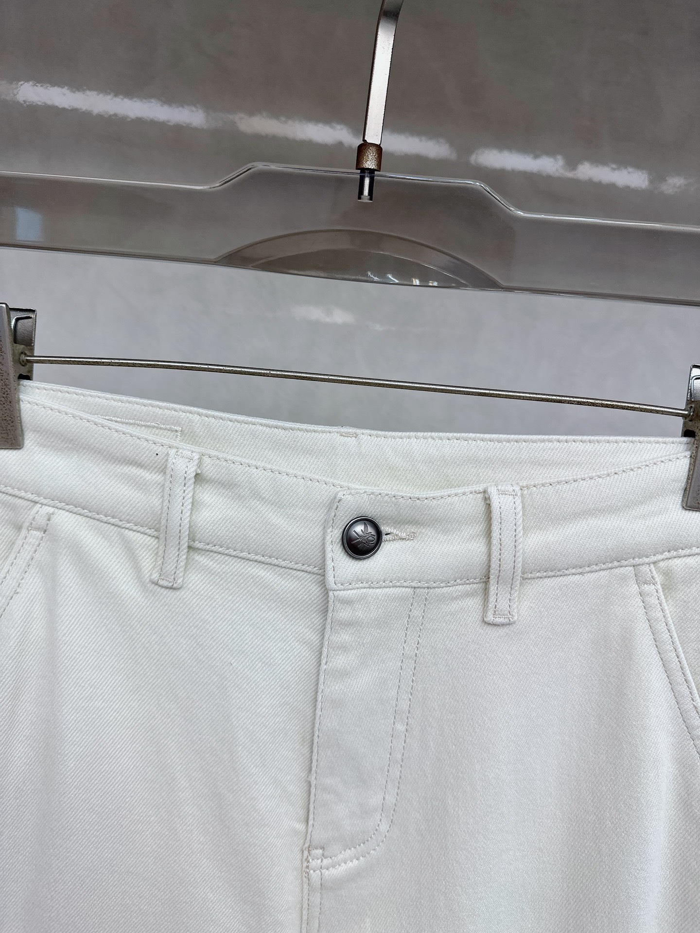 迪奥 2025秋冬🔥🔥新款现货上市，原单爆款牛仔裤👖超级定制款，原版五金，超级重工工艺，版型超赞👍细节做