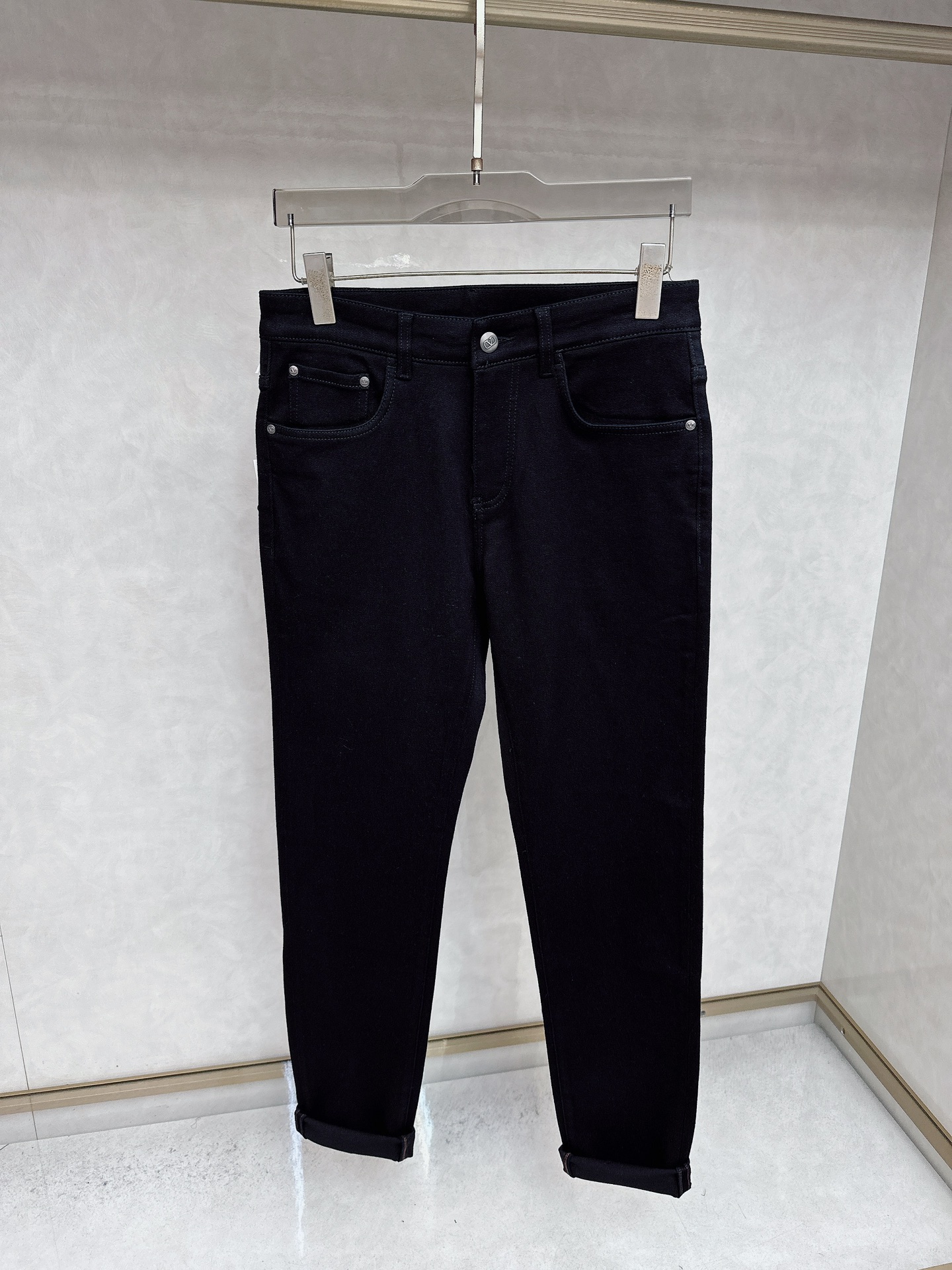 华伦天奴 2025秋冬🔥🔥新款现货上市，原单爆款牛仔裤👖超级定制款，原版五金，超级重工工艺，版型超赞👍细