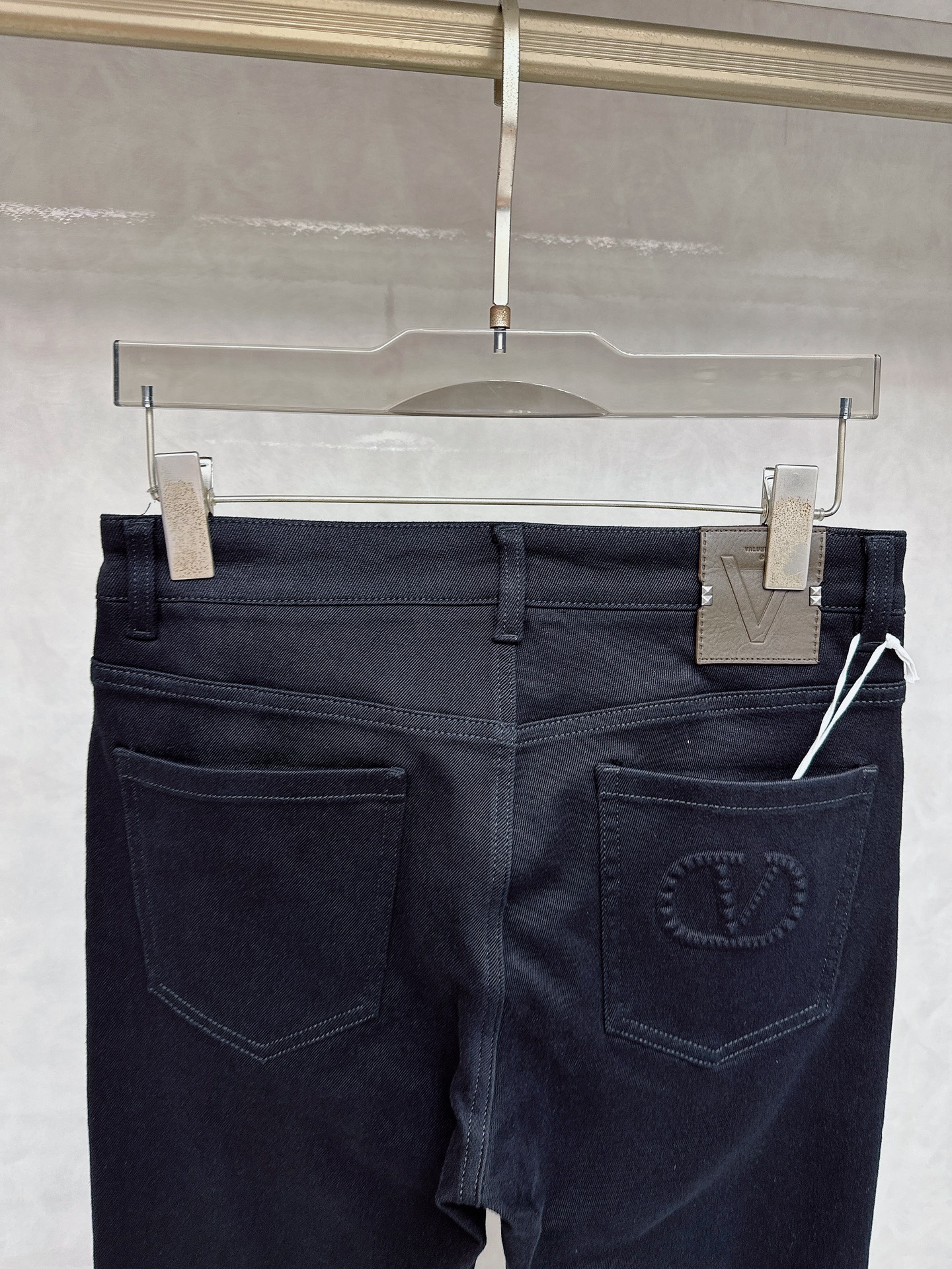 华伦天奴 2025秋冬🔥🔥新款现货上市，原单爆款牛仔裤👖超级定制款，原版五金，超级重工工艺，版型超赞👍细