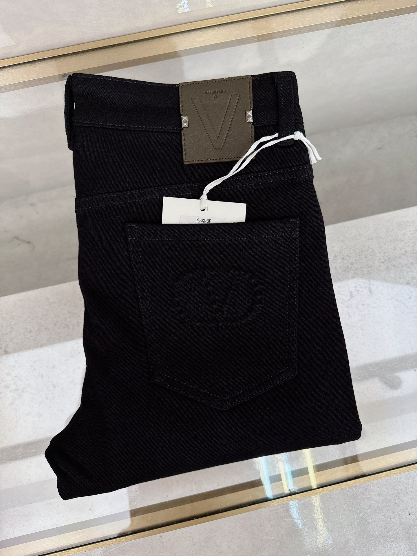 华伦天奴 2025秋冬🔥🔥新款现货上市，原单爆款牛仔裤👖超级定制款，原版五金，超级重工工艺，版型超赞👍细