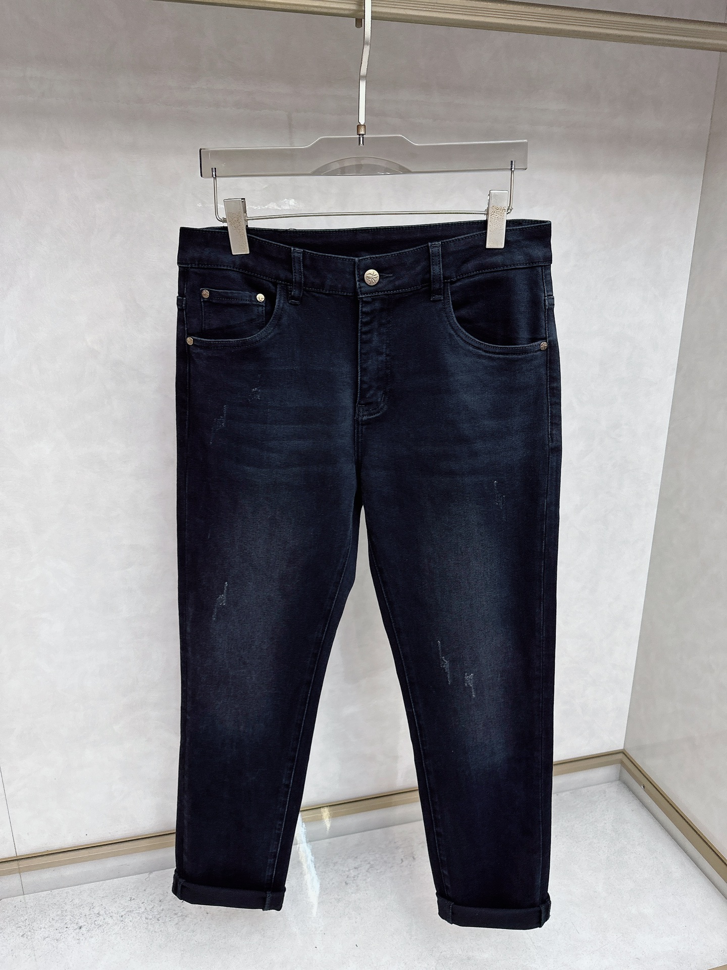 迪奥 2025秋冬🔥🔥新款现货上市，原单爆款牛仔裤👖超级定制款，原版五金，超级重工工艺，版型超赞👍细节做