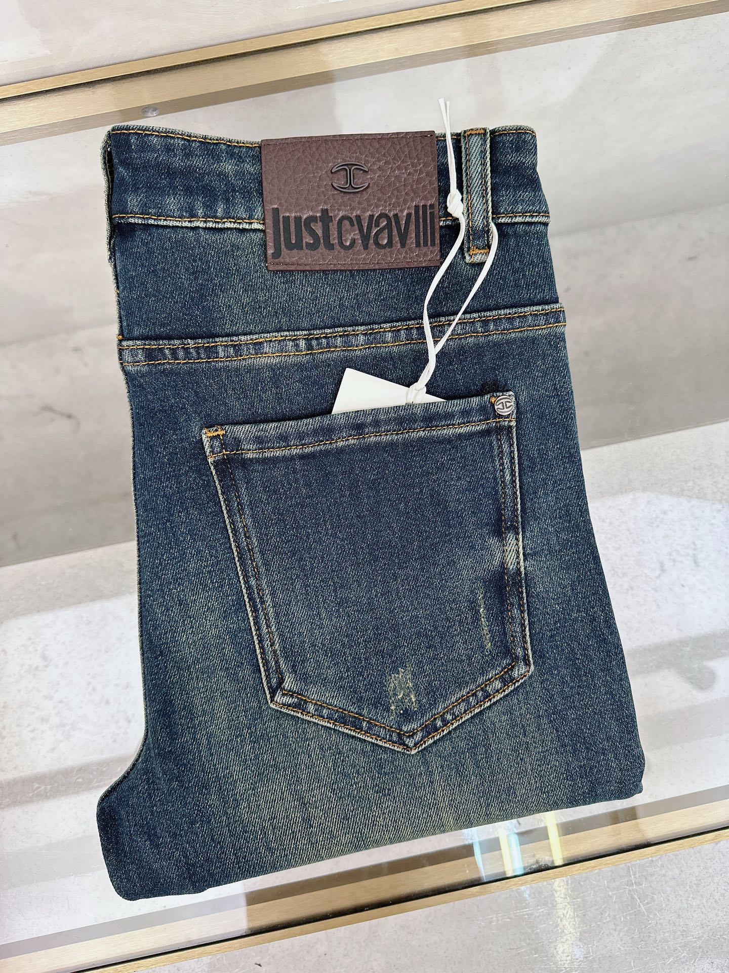 😊 2025秋冬🔥🔥新款现货上市，原单爆款牛仔裤👖超级定制款，原版五金，超级重工工艺，版型超赞👍细节做工