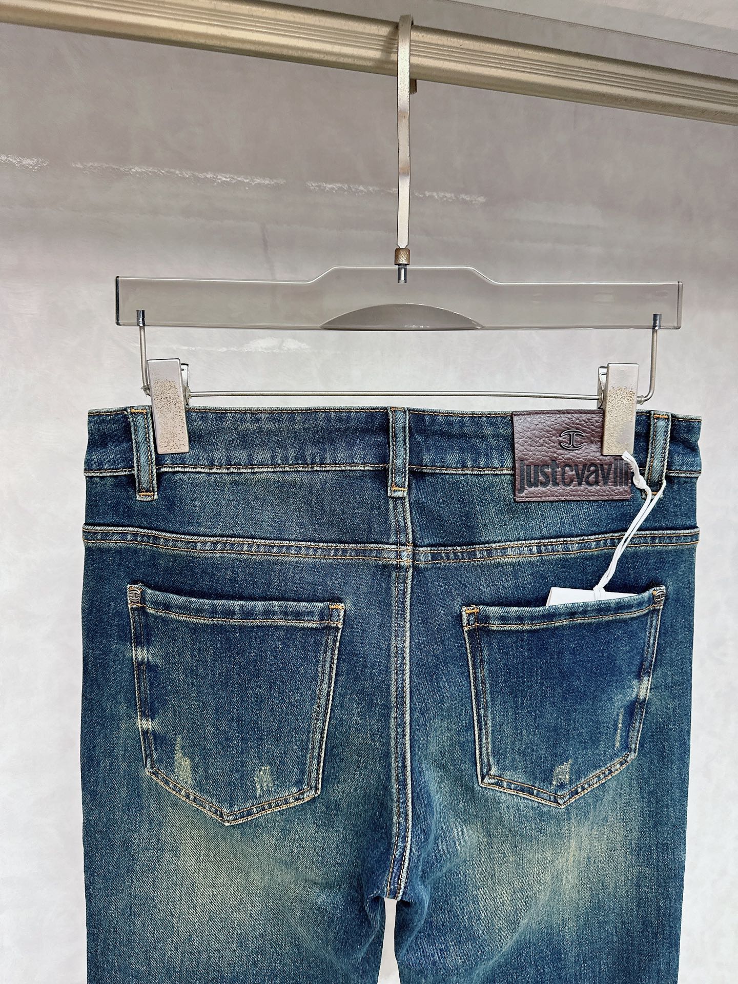 😊 2025秋冬🔥🔥新款现货上市，原单爆款牛仔裤👖超级定制款，原版五金，超级重工工艺，版型超赞👍细节做工