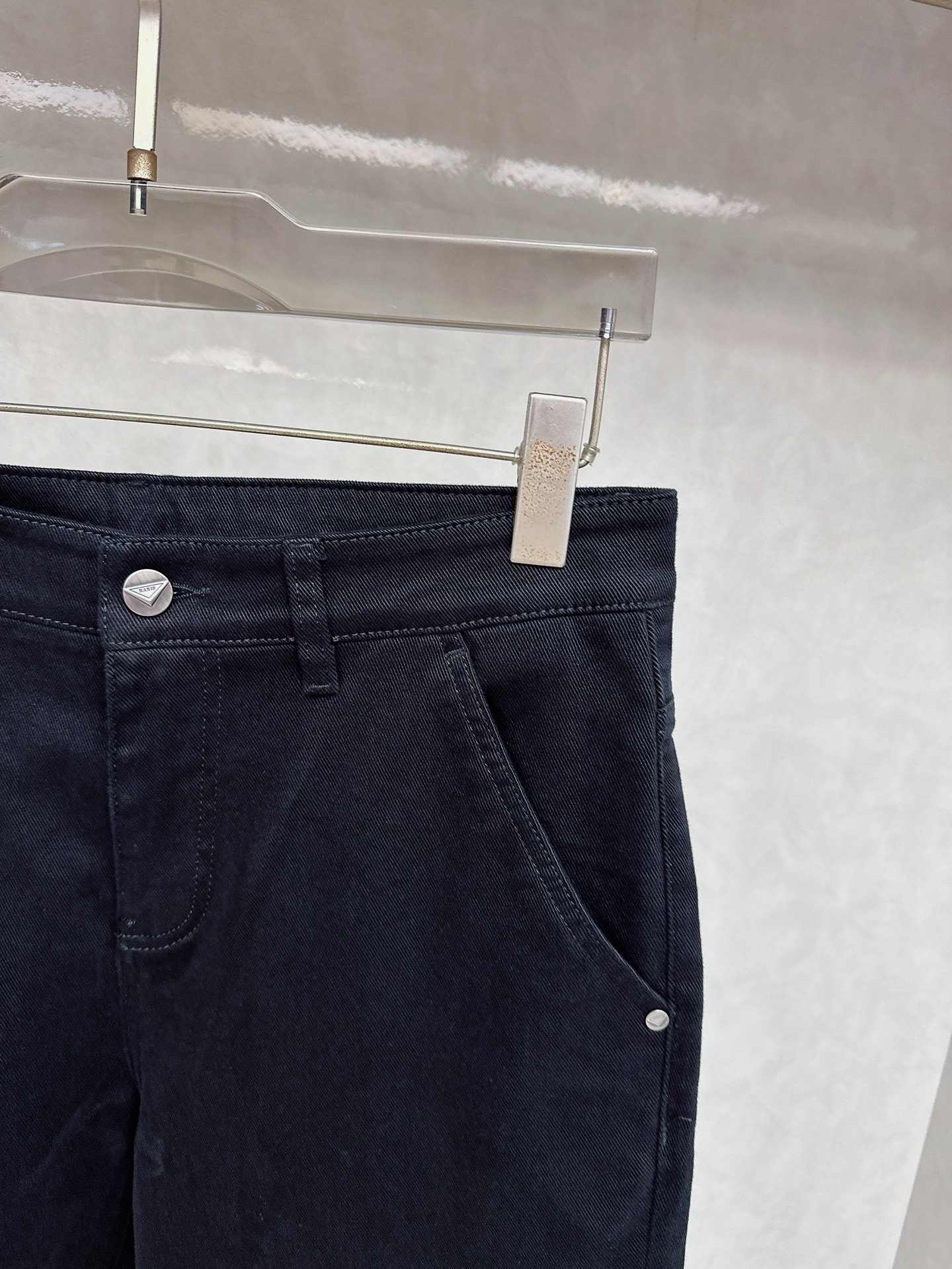 普拉达 2025秋冬🔥🔥新款现货上市，原单爆款牛仔裤👖超级定制款，原版五金，超级重工工艺，版型超赞👍细节