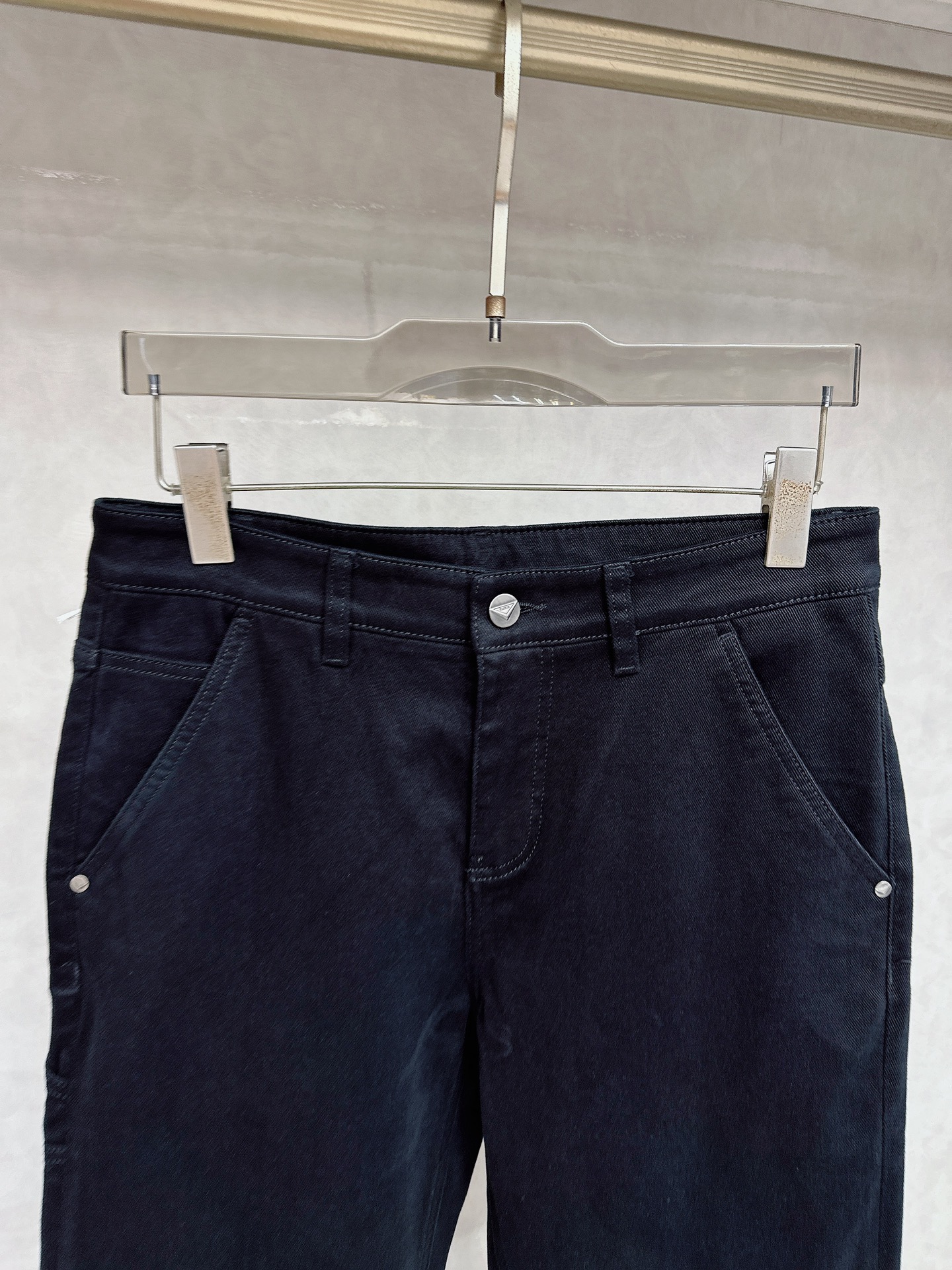 普拉达 2025秋冬🔥🔥新款现货上市，原单爆款牛仔裤👖超级定制款，原版五金，超级重工工艺，版型超赞👍细节