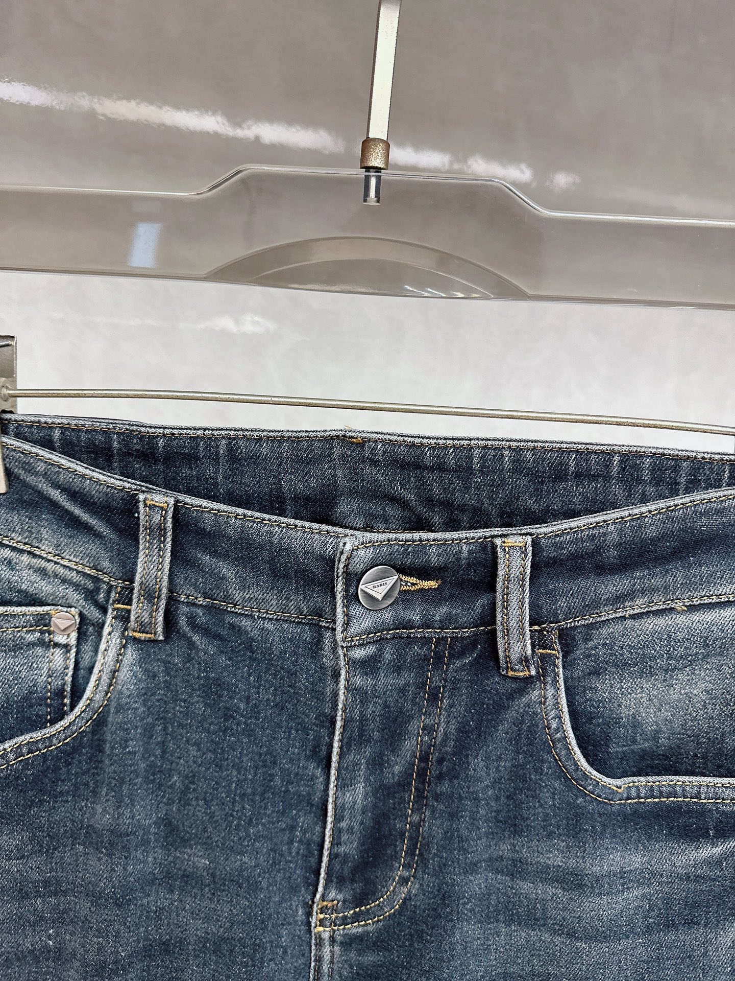 普拉达 2025秋冬🔥🔥新款现货上市，原单爆款牛仔裤👖超级定制款，原版五金，超级重工工艺，版型超赞👍细节