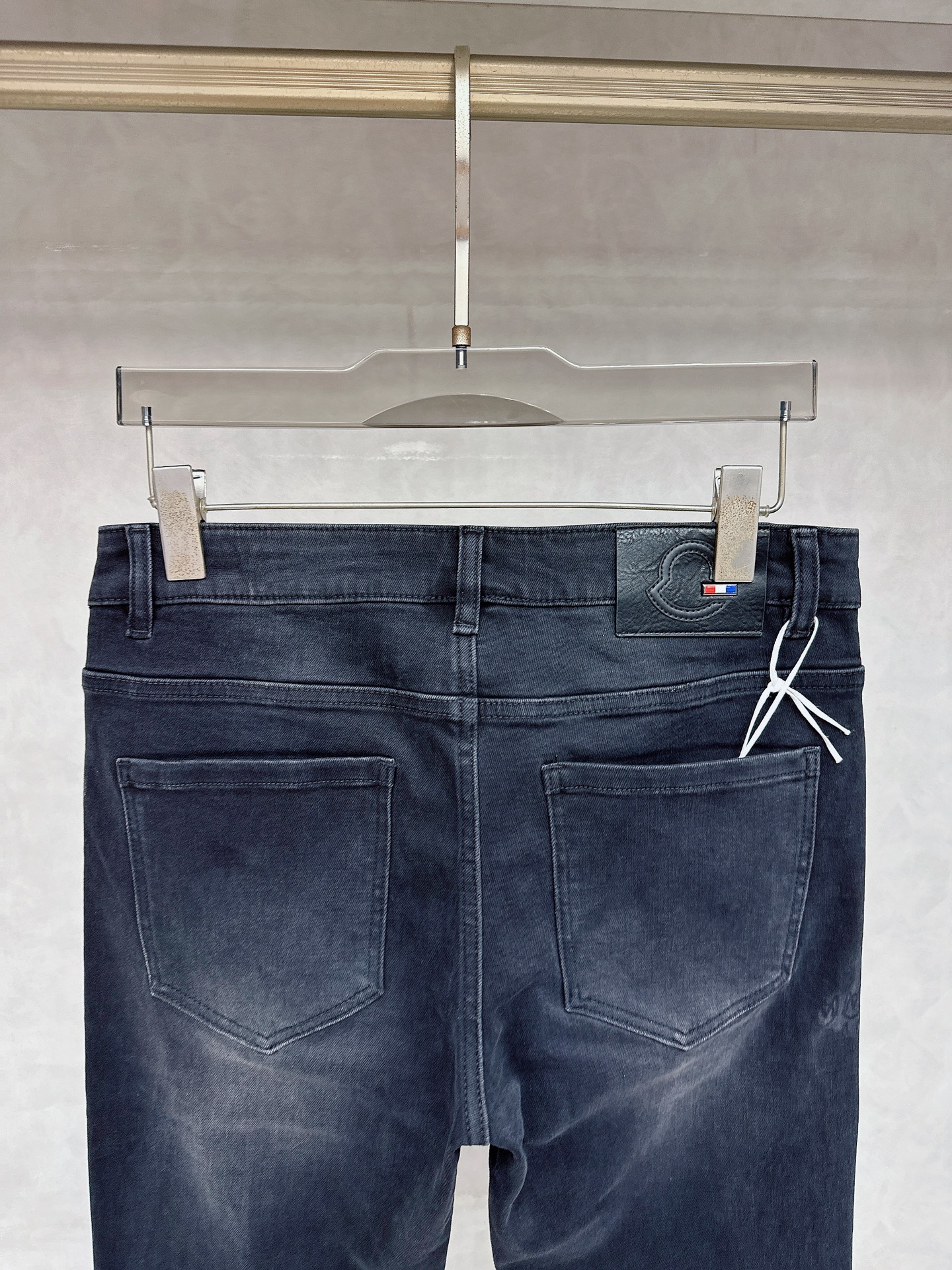 蒙口 2025秋冬🔥🔥新款现货上市，原单爆款牛仔裤👖超级定制款，原版五金，超级重工工艺，版型超赞👍细节做