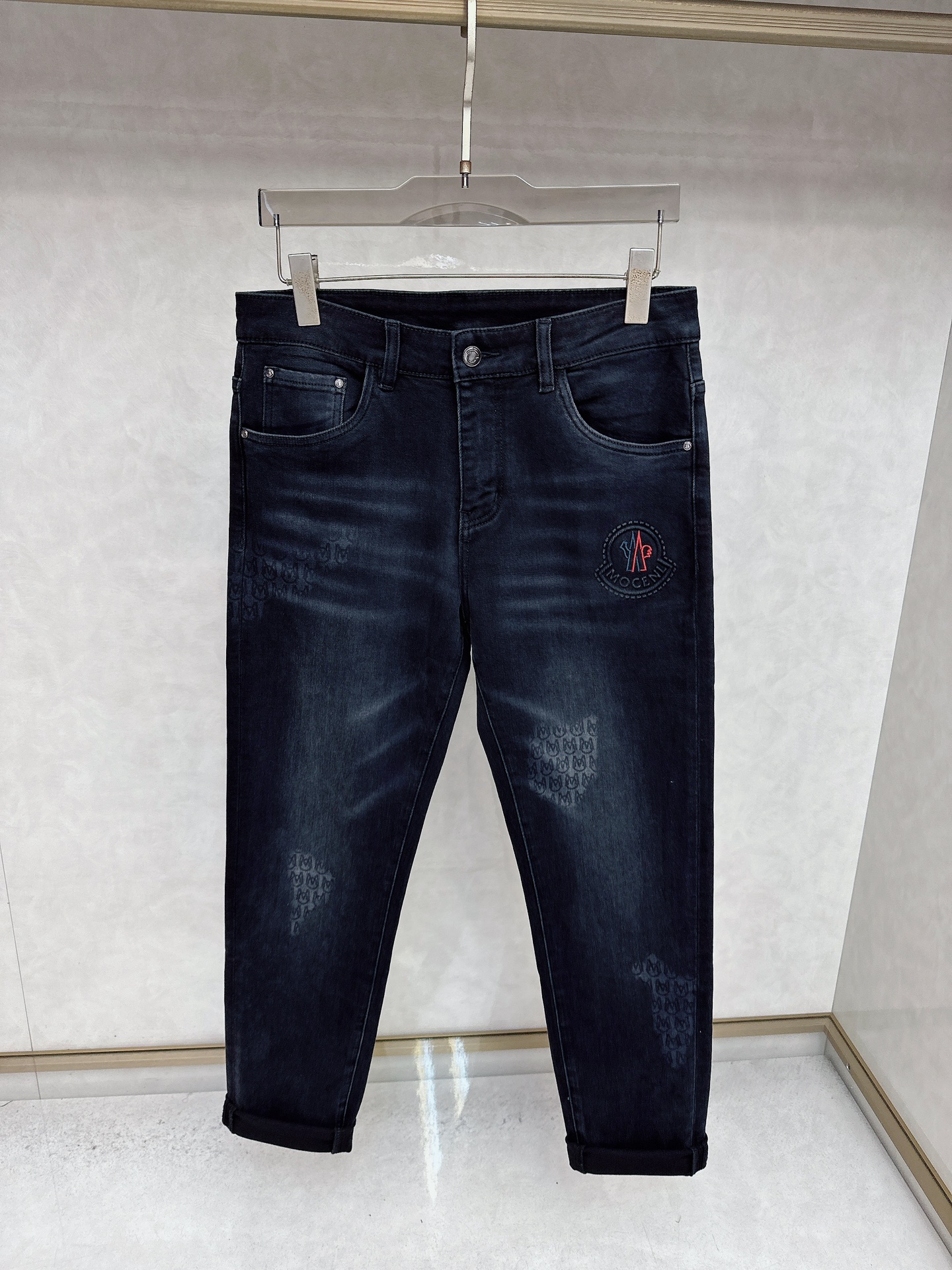 蒙口 2025秋冬🔥🔥新款现货上市，原单爆款牛仔裤👖超级定制款，原版五金，超级重工工艺，版型超赞👍细节做