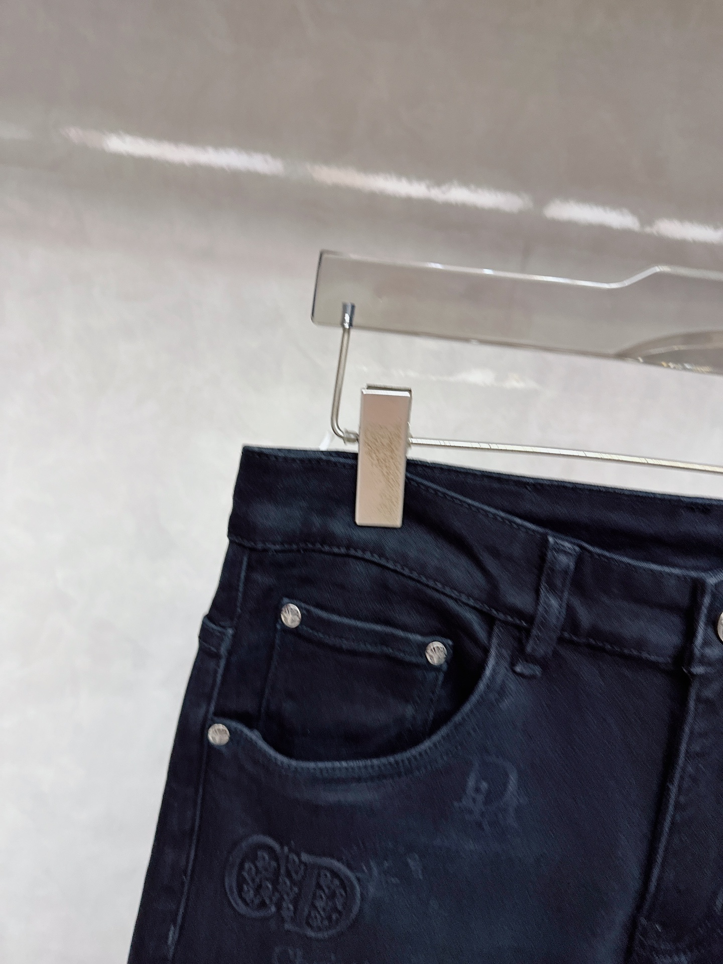 迪奥 2025秋冬🔥🔥新款现货上市，原单爆款牛仔裤👖超级定制款，原版五金，超级重工工艺，版型超赞👍细节做