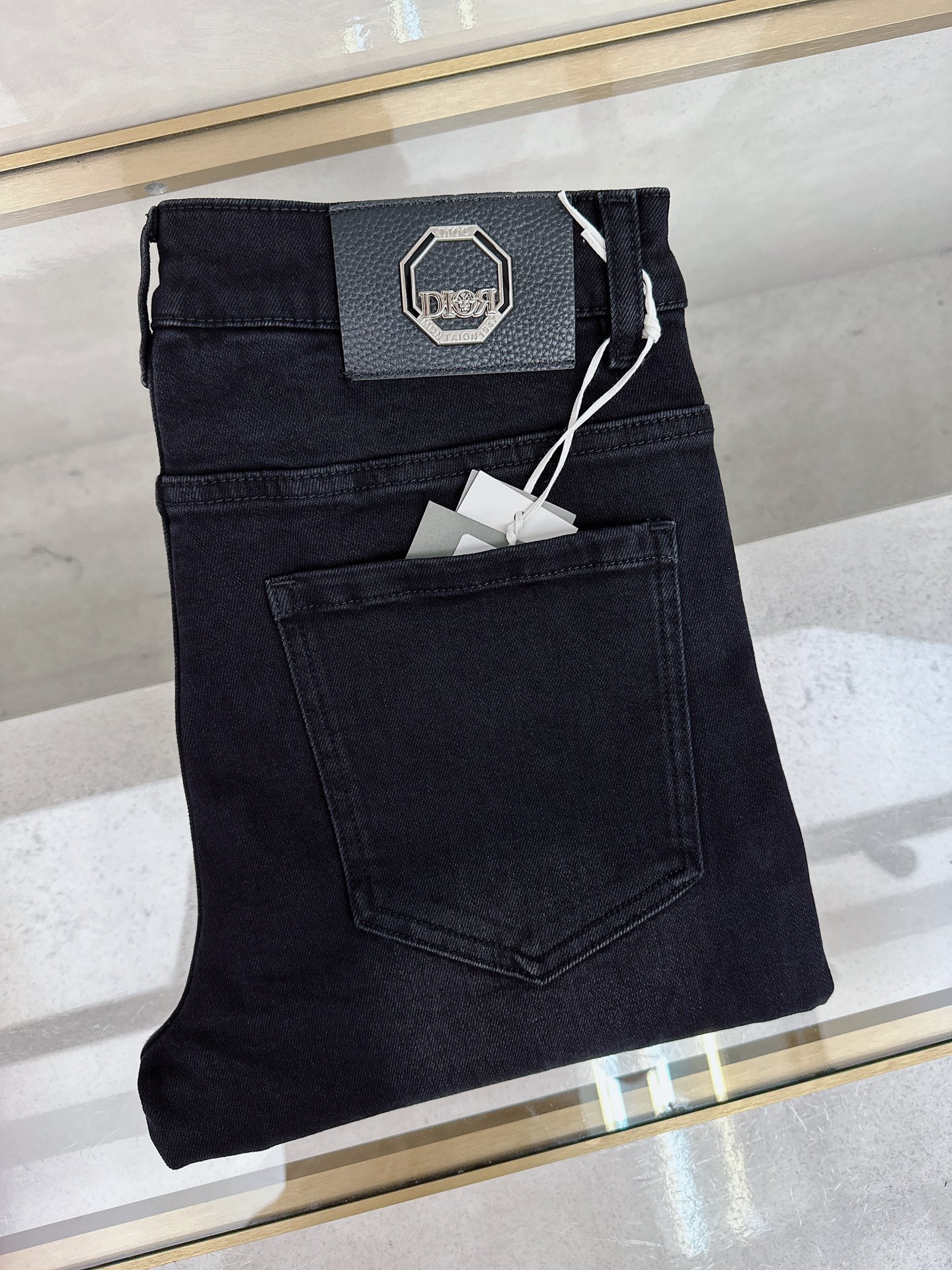 迪奥 2025秋冬🔥🔥新款现货上市，原单爆款牛仔裤👖超级定制款，原版五金，超级重工工艺，版型超赞👍细节做