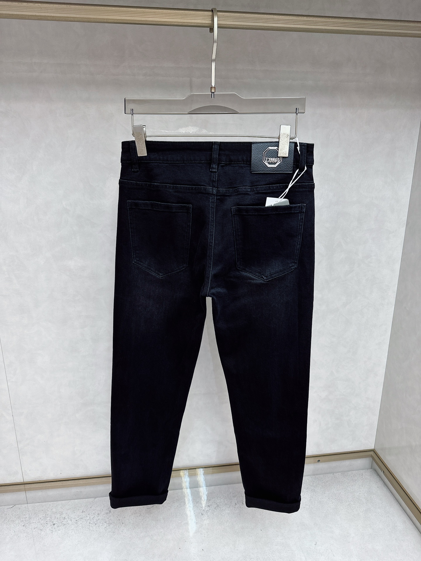 迪奥 2025秋冬🔥🔥新款现货上市，原单爆款牛仔裤👖超级定制款，原版五金，超级重工工艺，版型超赞👍细节做