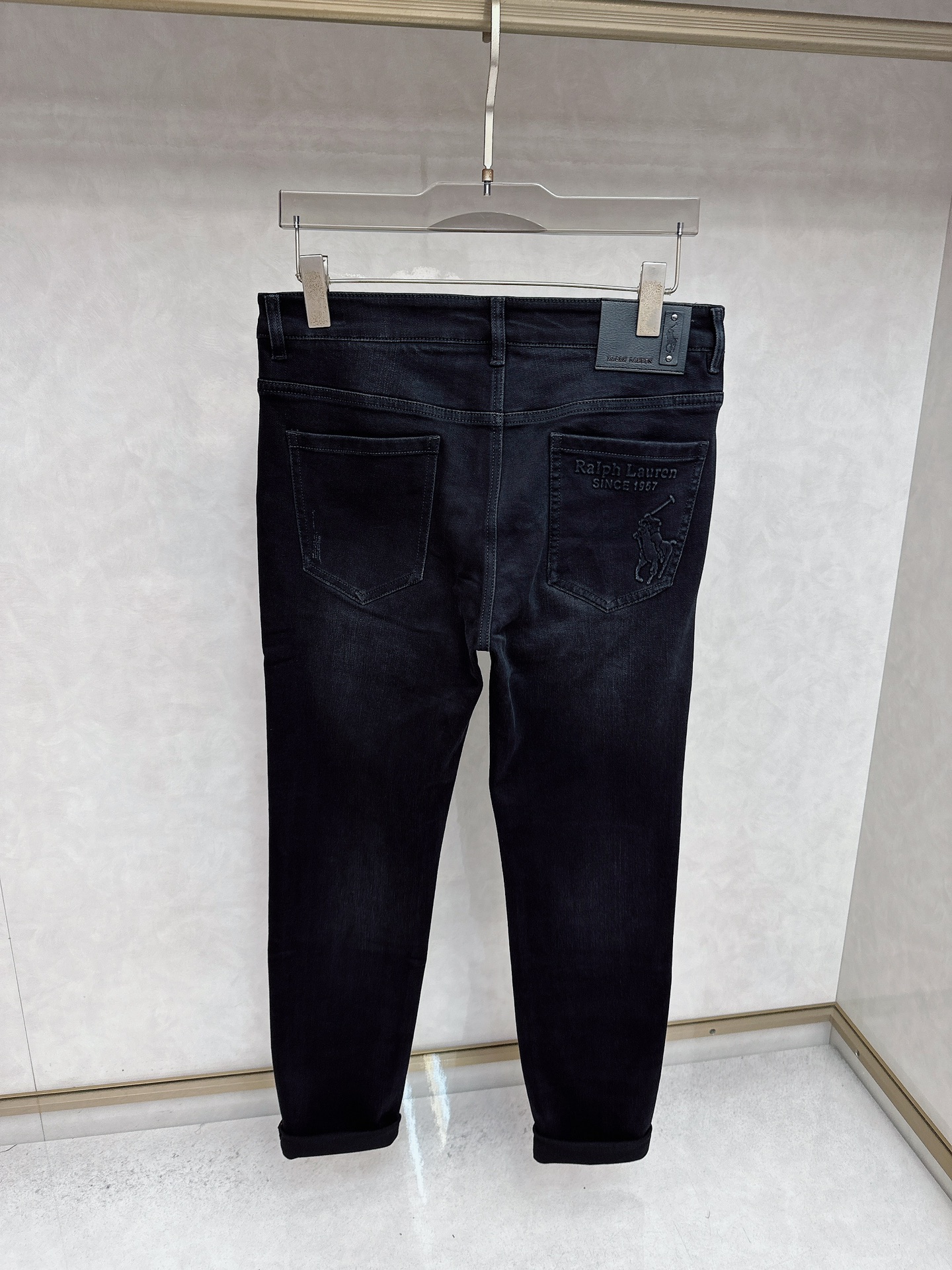 😊 2025秋冬🔥🔥新款现货上市，原单爆款牛仔裤👖超级定制款，原版五金，超级重工工艺，版型超赞👍细节做工